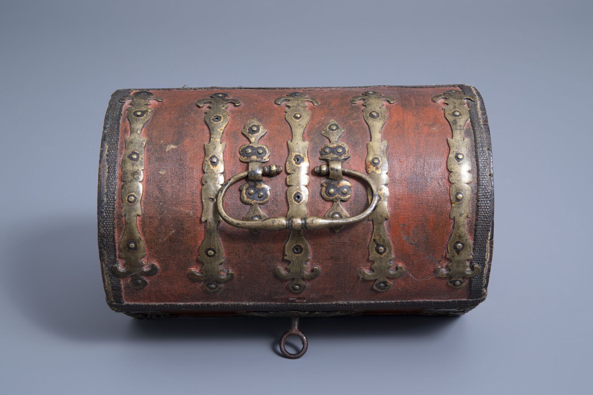 A French brass mounted and lined wooden jewelry or valuables box, 18th C. - Image 7 of 8