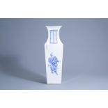 A quadrangular Chinese blue and white 'Wu Shuang Pu' vase, 19th C.