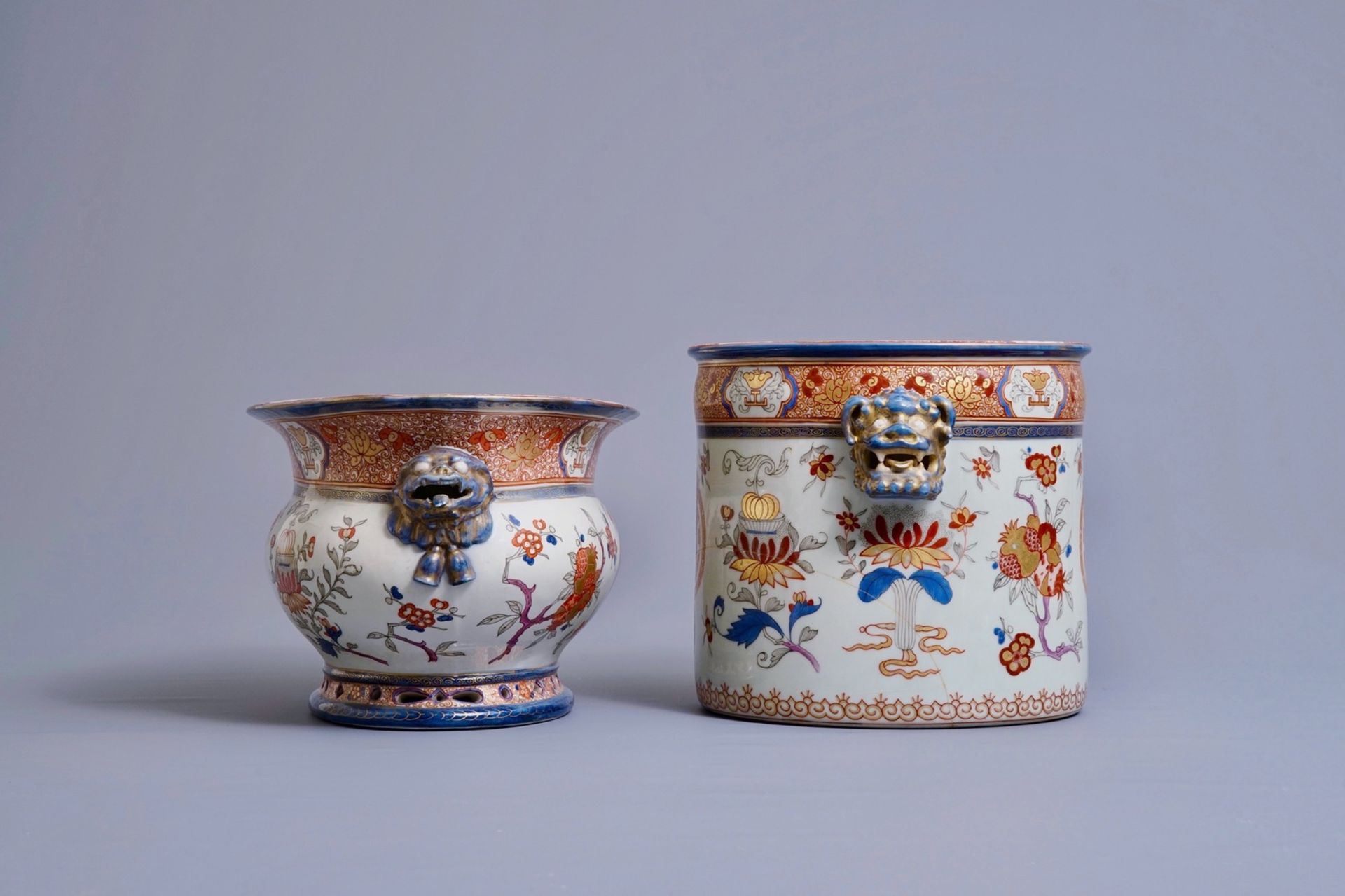 Two coolers with arms of King Louis XV of France in the Chinese export porcelain style, Samson, Pari - Image 3 of 7