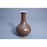 A Chinese monochrome brown glazed vase, Qianlong mark, 19th/20th C.