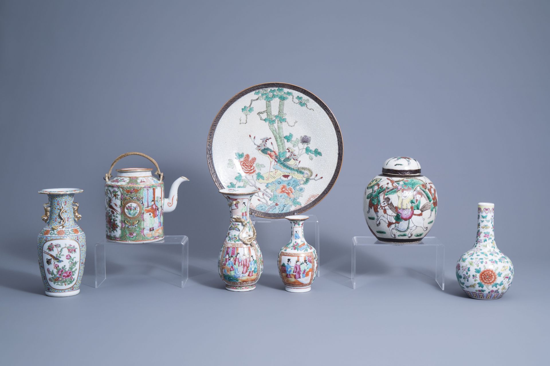 A varied collection of Chinese Nanking crackle glazed and Canton famille rose porcelain, 19th/20th C