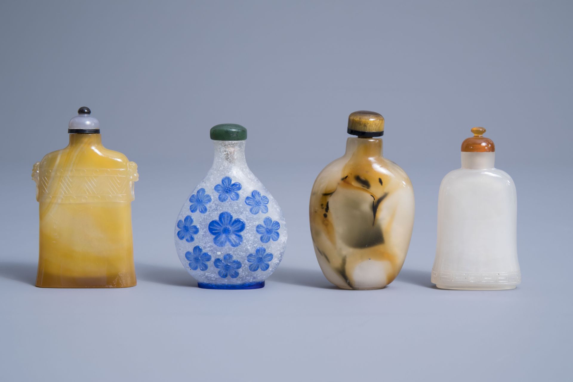 Eight various Chinese glass snuff bottles, 19th/20th C. - Image 4 of 13