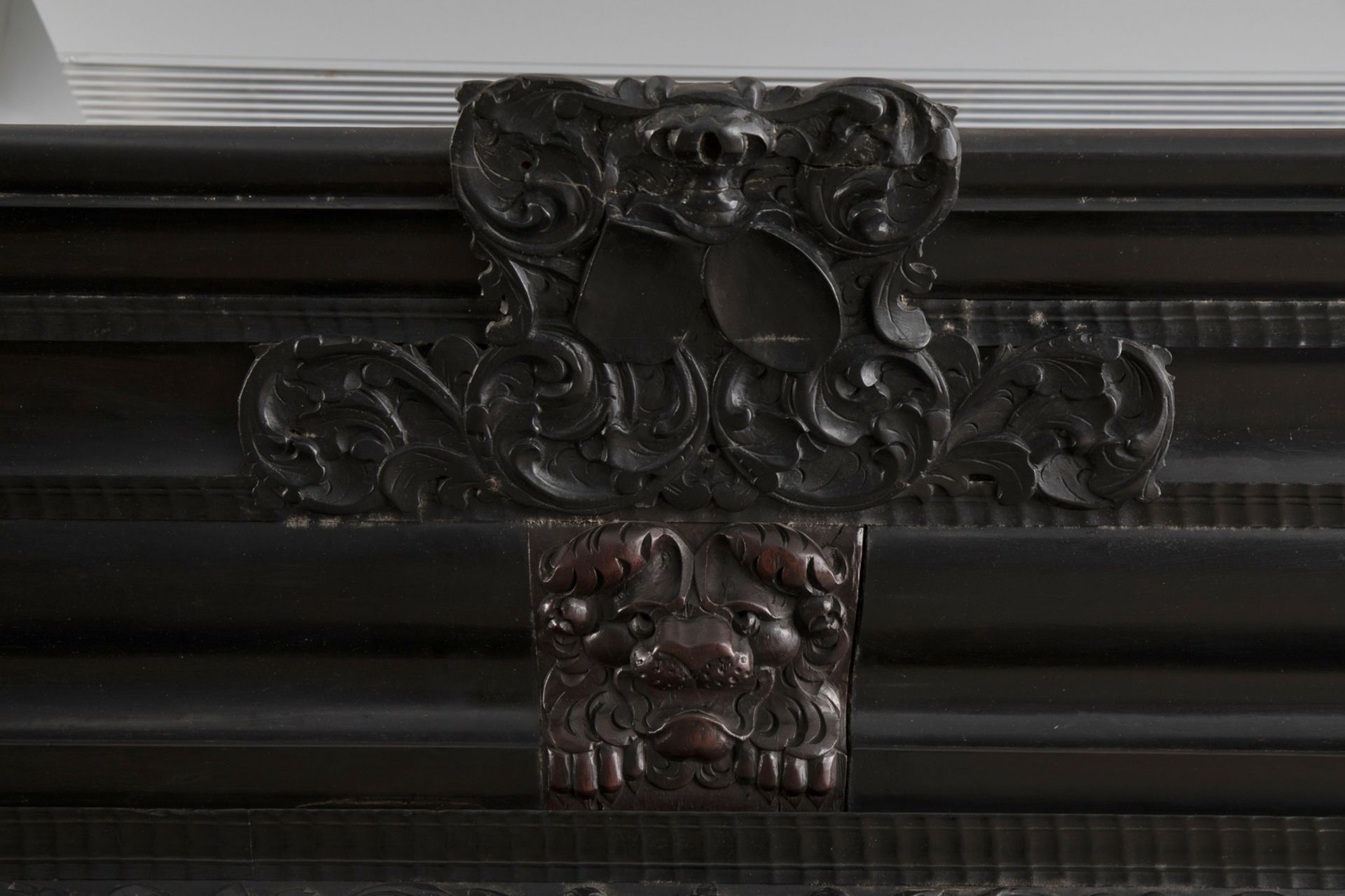 A Dutch two-door ebonized and rosewooden 'Kussenkast' cupboard, ca. 1700 - Image 9 of 10