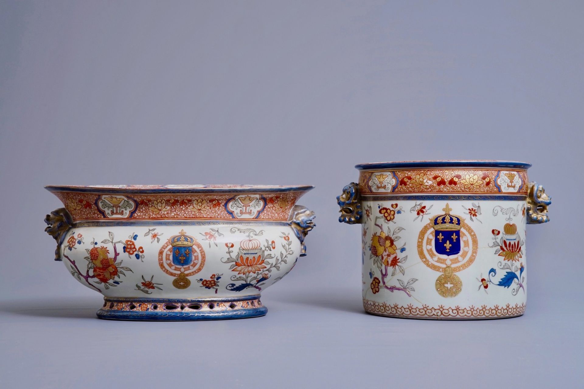 Two coolers with arms of King Louis XV of France in the Chinese export porcelain style, Samson, Pari - Image 4 of 7