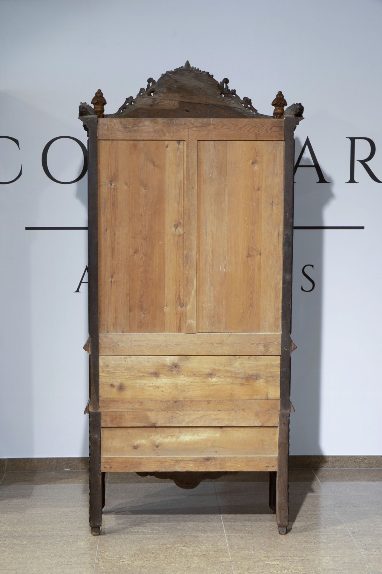 A colonial inspired and orientalist carved and ebonised wooden cabinet, first half of the 20th C. - Image 5 of 8