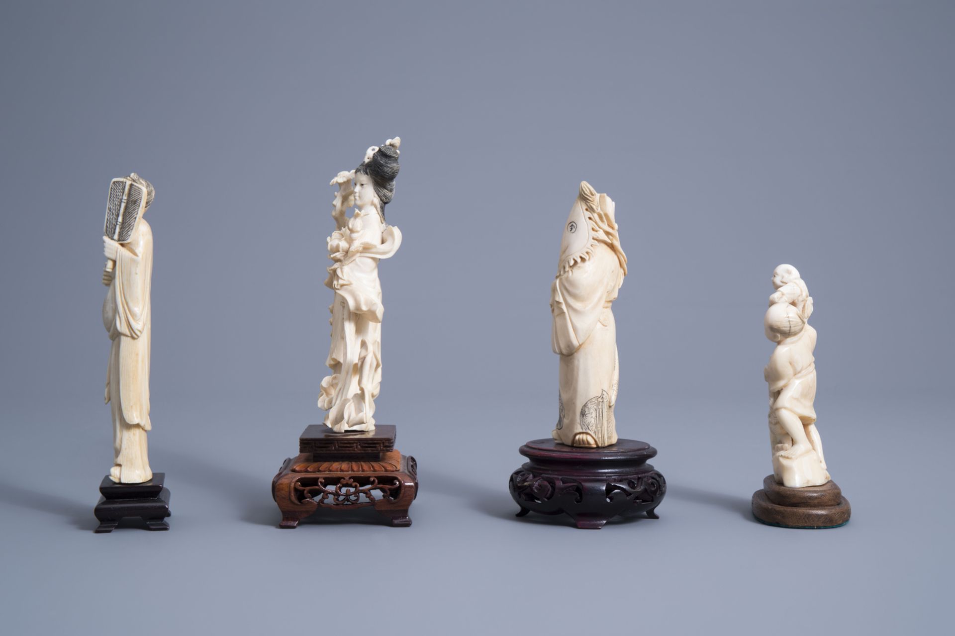 Four Chinese carved ivory figures, 19th/20th C. - Image 5 of 7