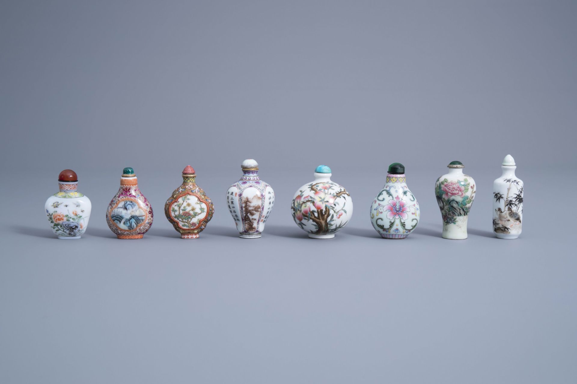 Eight Chinese porcelaine snuff bottles, 20th C.