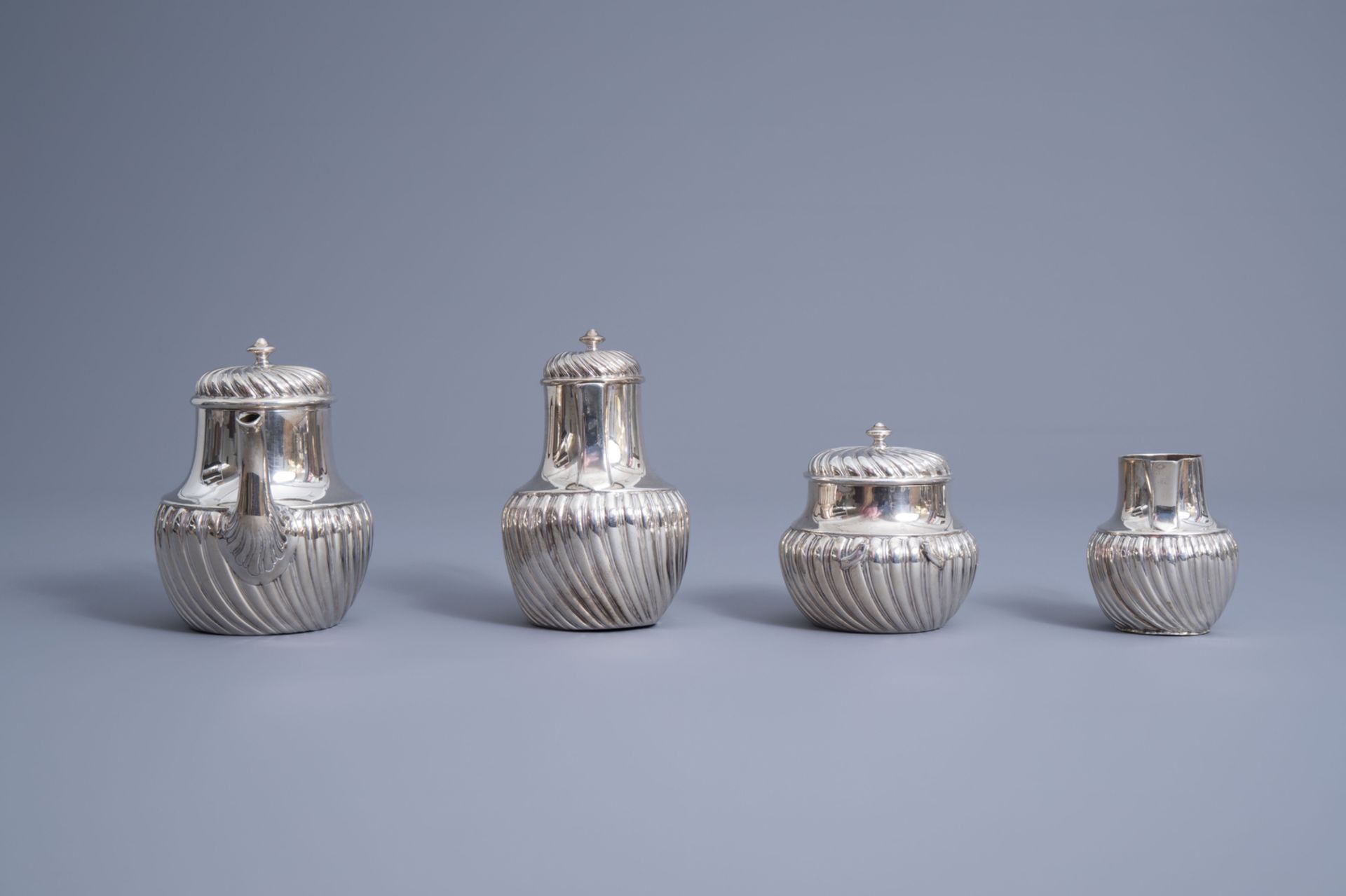 An interesting and varied collection of silver table objects, various origins, 19th/20th C. - Image 5 of 22