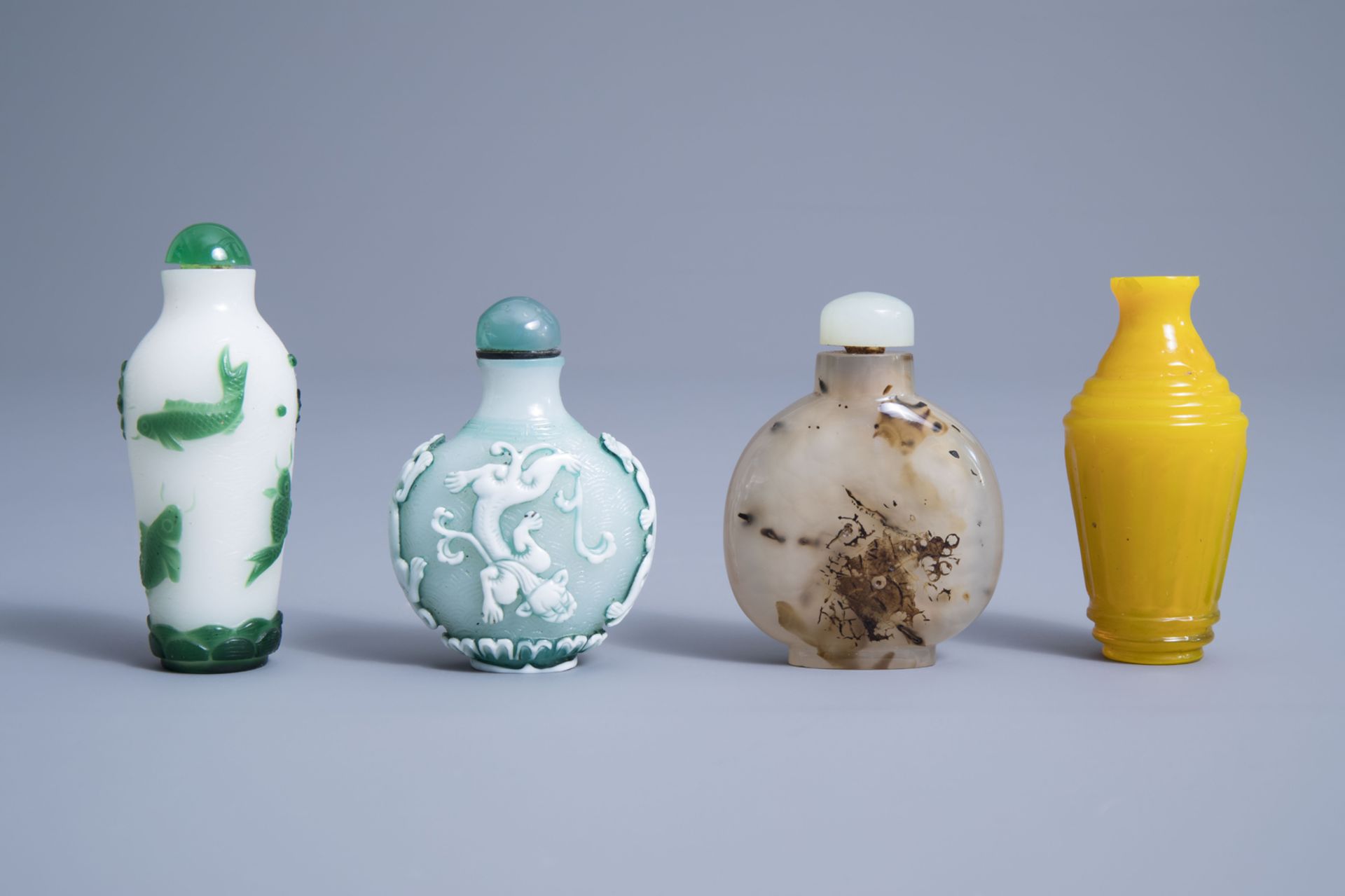Eight various Chinese glass snuff bottles, 19th/20th C. - Image 8 of 13