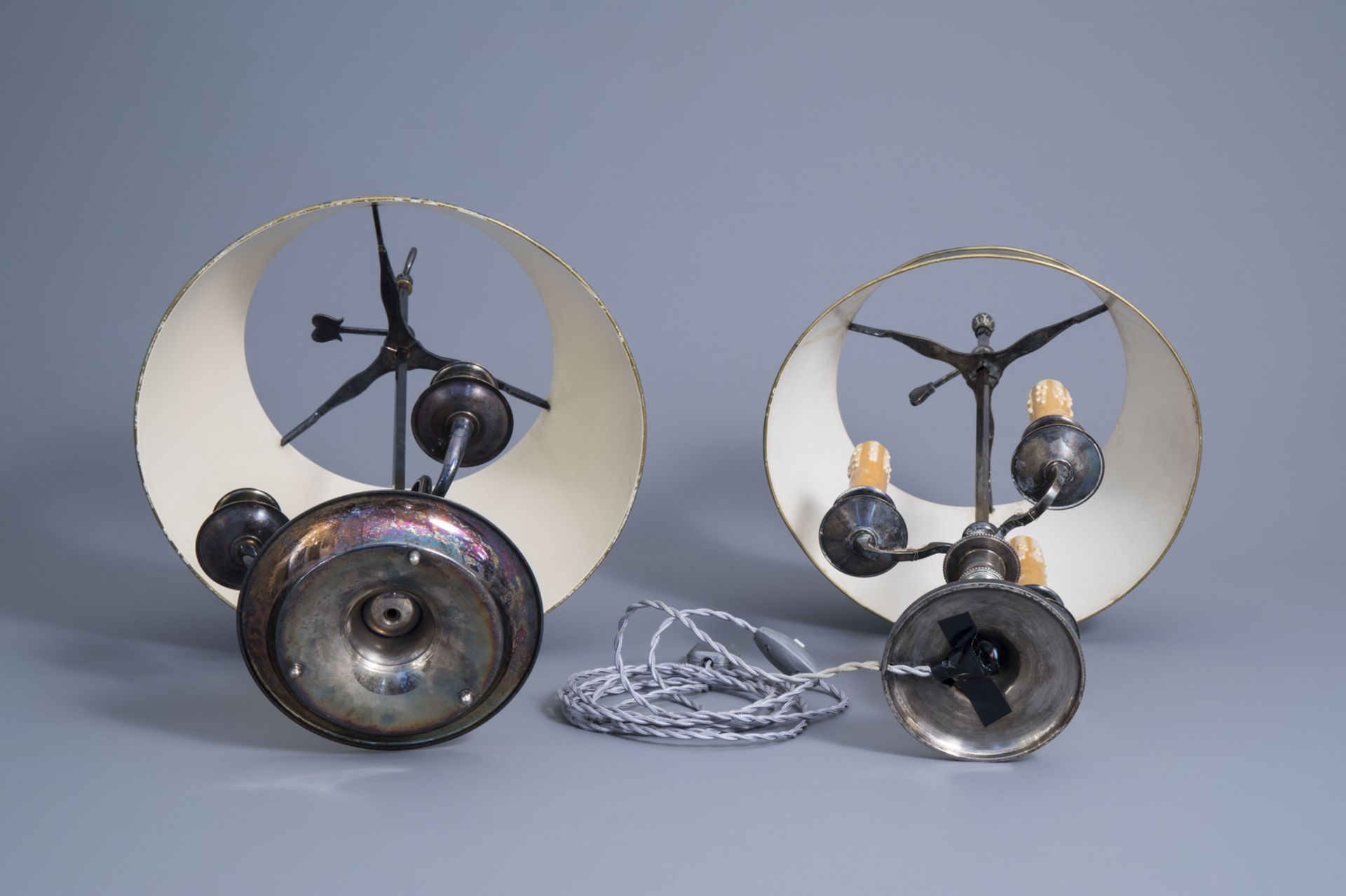 Two French silver plated Maison Charles bouillotte three-light lamps, third quarter of the 20th C. - Image 7 of 9