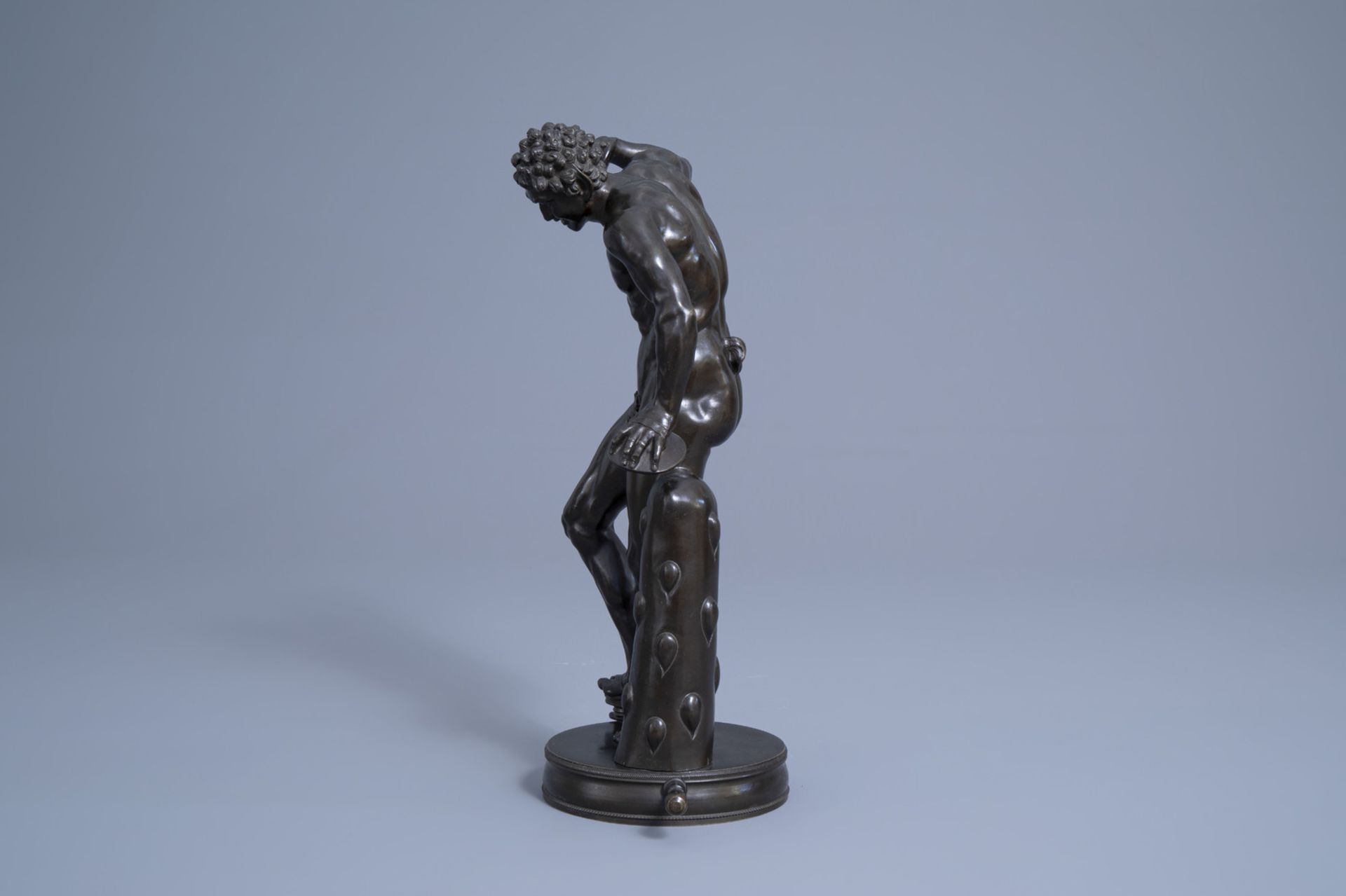 After Massimiliano Soldani Benzi (1656-1740): Dancing faun with cymbals, patinated bronze, 19th C. - Image 5 of 7