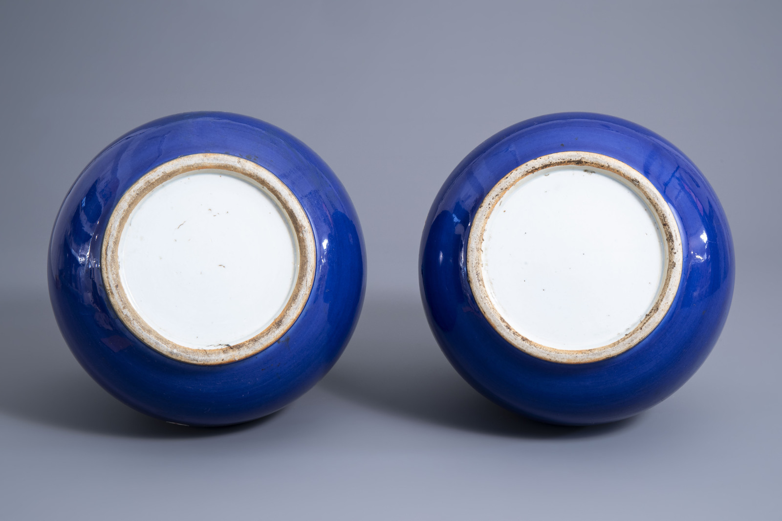 A pair of Chinese monochrome blue 'hu' vases, 19th C. - Image 7 of 8