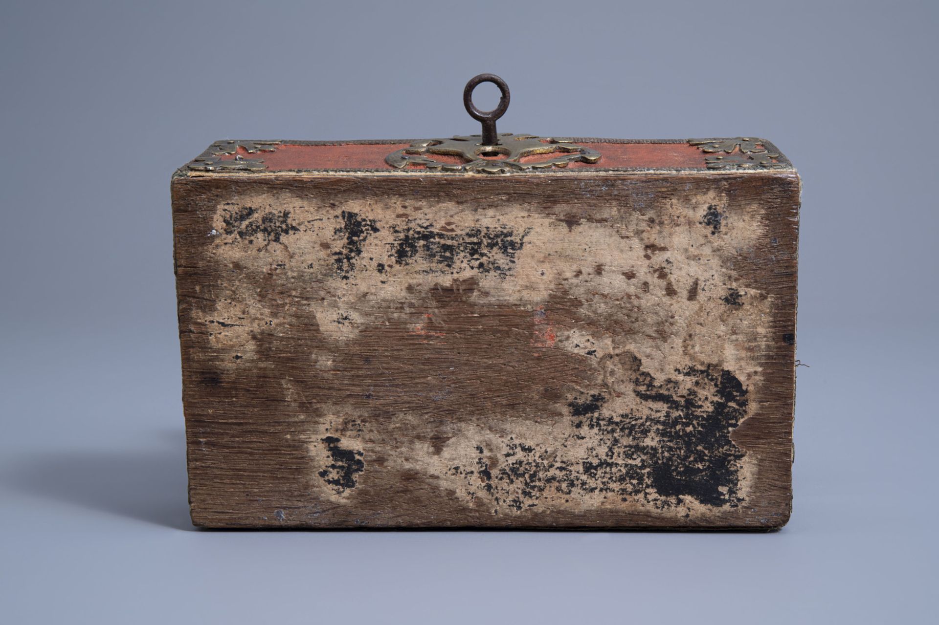 A French brass mounted and lined wooden jewelry or valuables box, 18th C. - Image 6 of 8