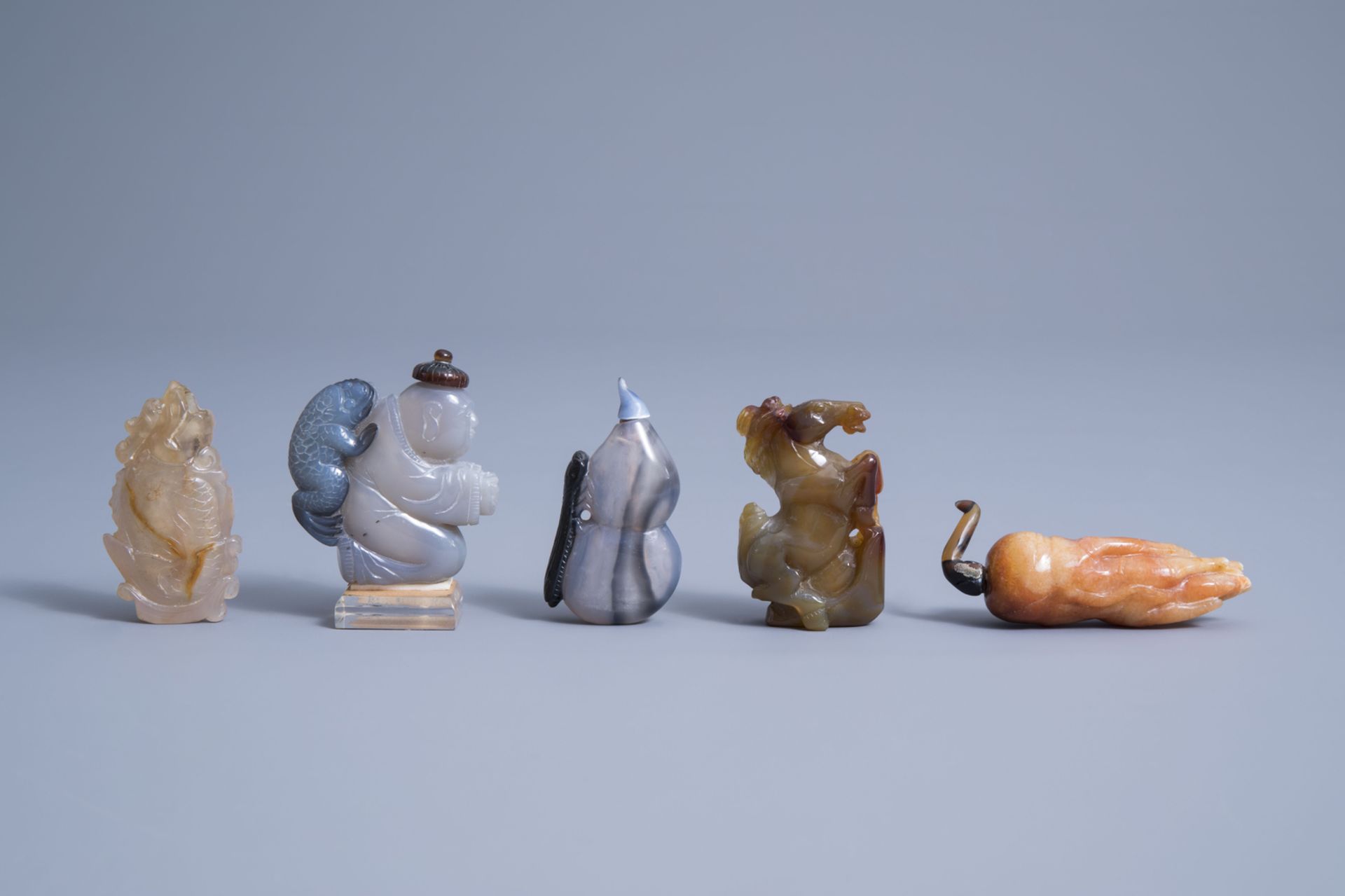 Ten Chinese hardstone and agate snuff bottles, 19th/20th C. - Image 8 of 13