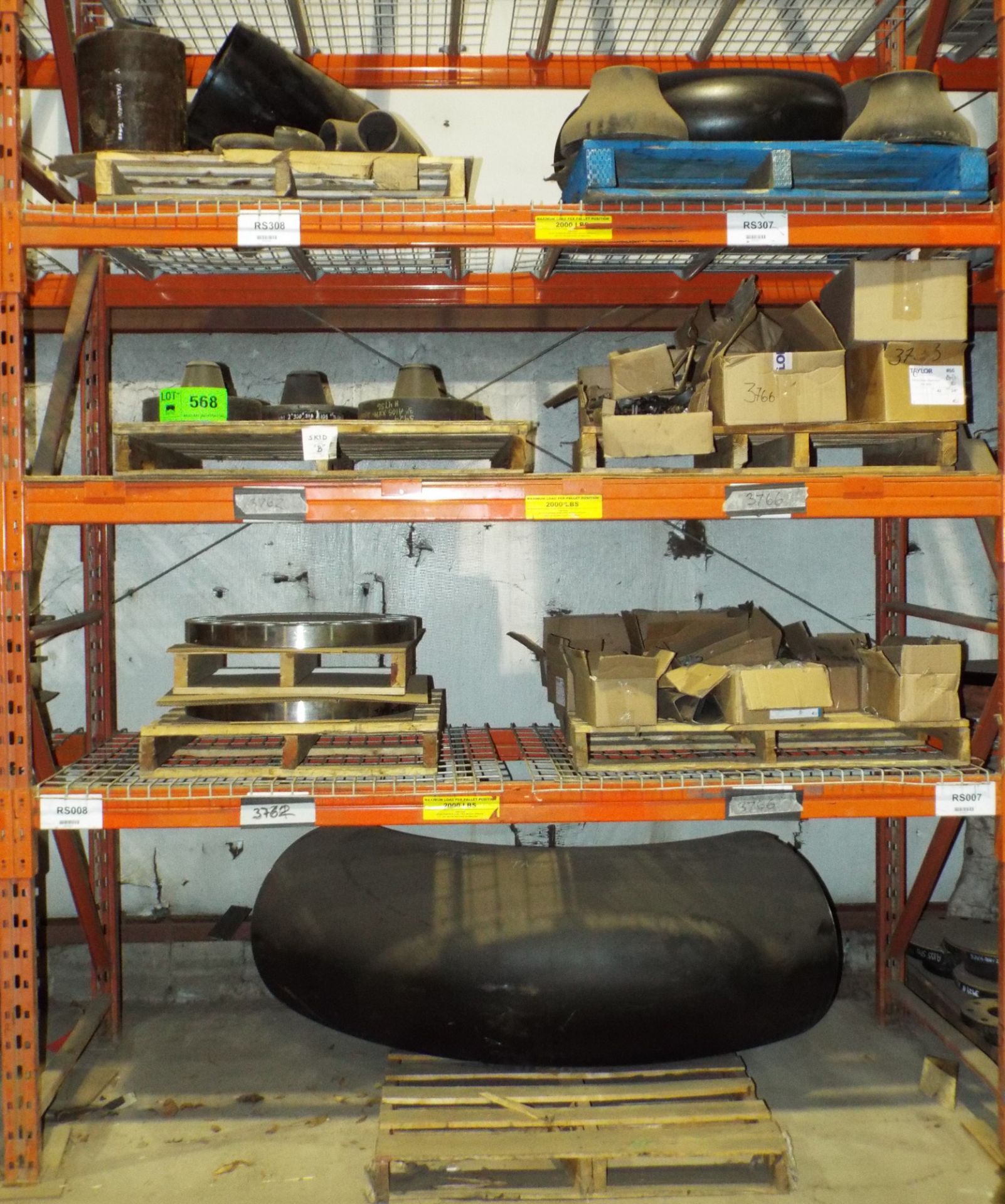 LOT/ CONTENTS OF RACK INCLUDING PIPES AND PIPE FITTING HARDWARE