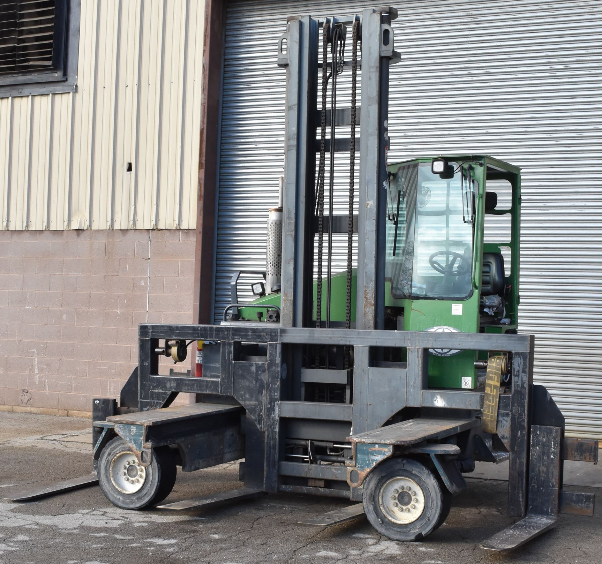 COMBI-LIFT (2006) CL22100LC48 LPG SIDE LOADER FORKLIFT WITH 10,000 LB. CAPACITY, 168" VERTICAL LIFT,