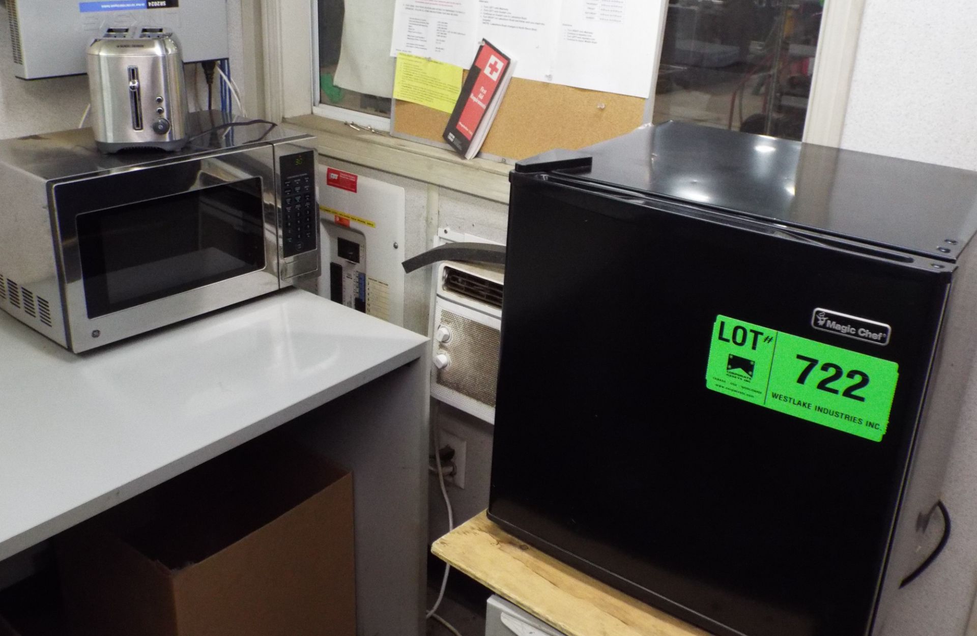 LOT/ BAR FRIDGE, MICROWAVE AND TOASTER