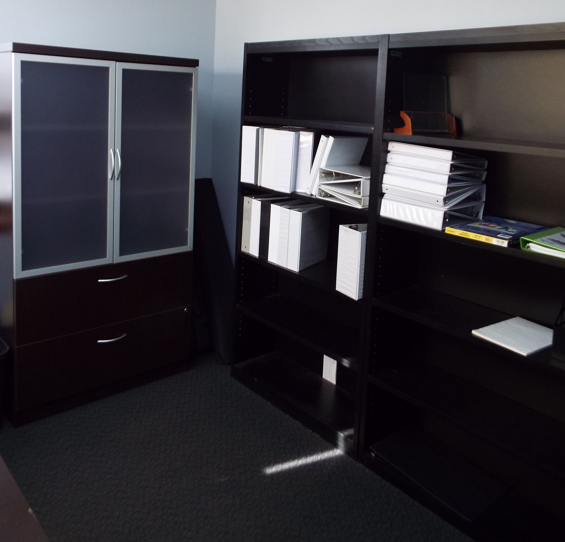 LOT/ CONTENTS OF OFFICE (FURNITURE ONLY) INCLUDING U-SHAPED DESK WITH BUILT IN FILE CABINET AND - Image 3 of 3