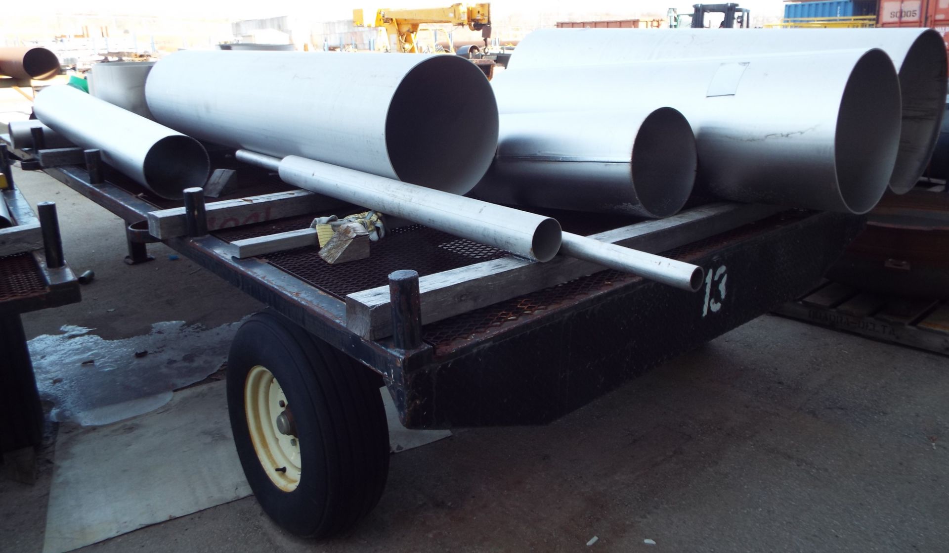 8'X16' SINGLE AXLE FLATBED YARD TRAILER (NO CONTENTS) (NOT REGISTERED, NOT ROAD WORTHY) (DELAYED - Image 2 of 3