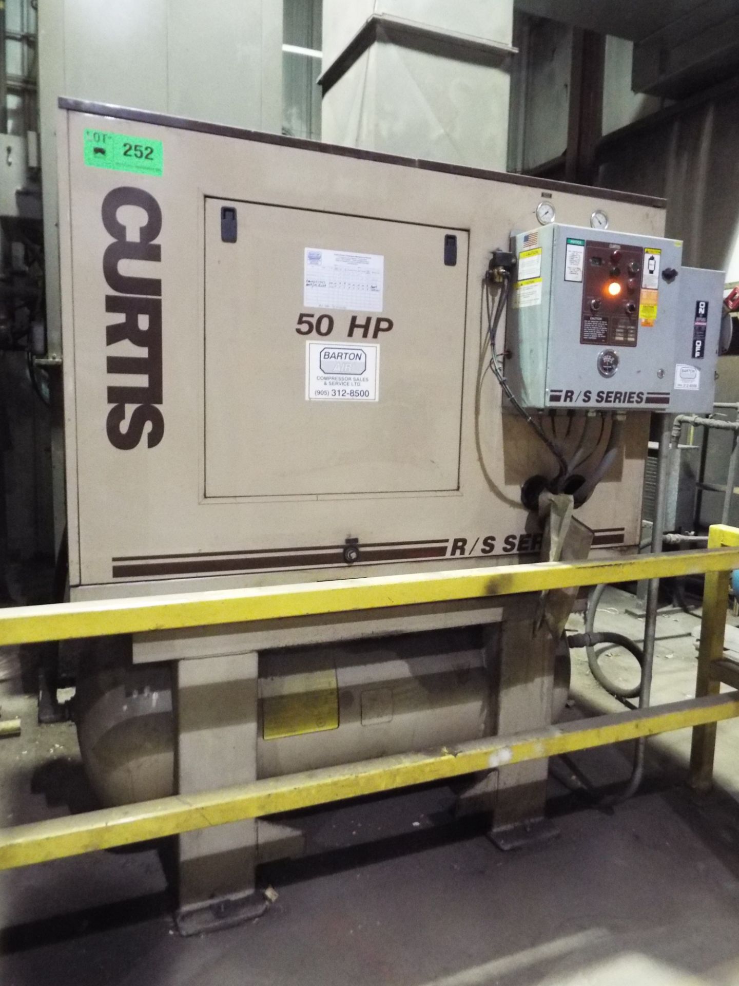 CURTIS R/S 50T TANK MOUNTED ROTARY SCREW AIR COMPRESSOR WITH 50 HP, 18,478 HRS (RECORDED AT TIME
