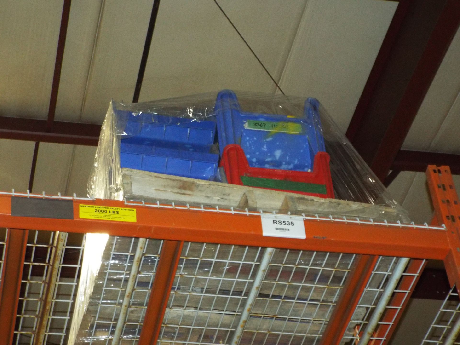 LOT/ CONTENTS OF RACK INCLUDING SHIPPING SUPPLIES AND PIPE FITTING HARDWARE - Image 4 of 4
