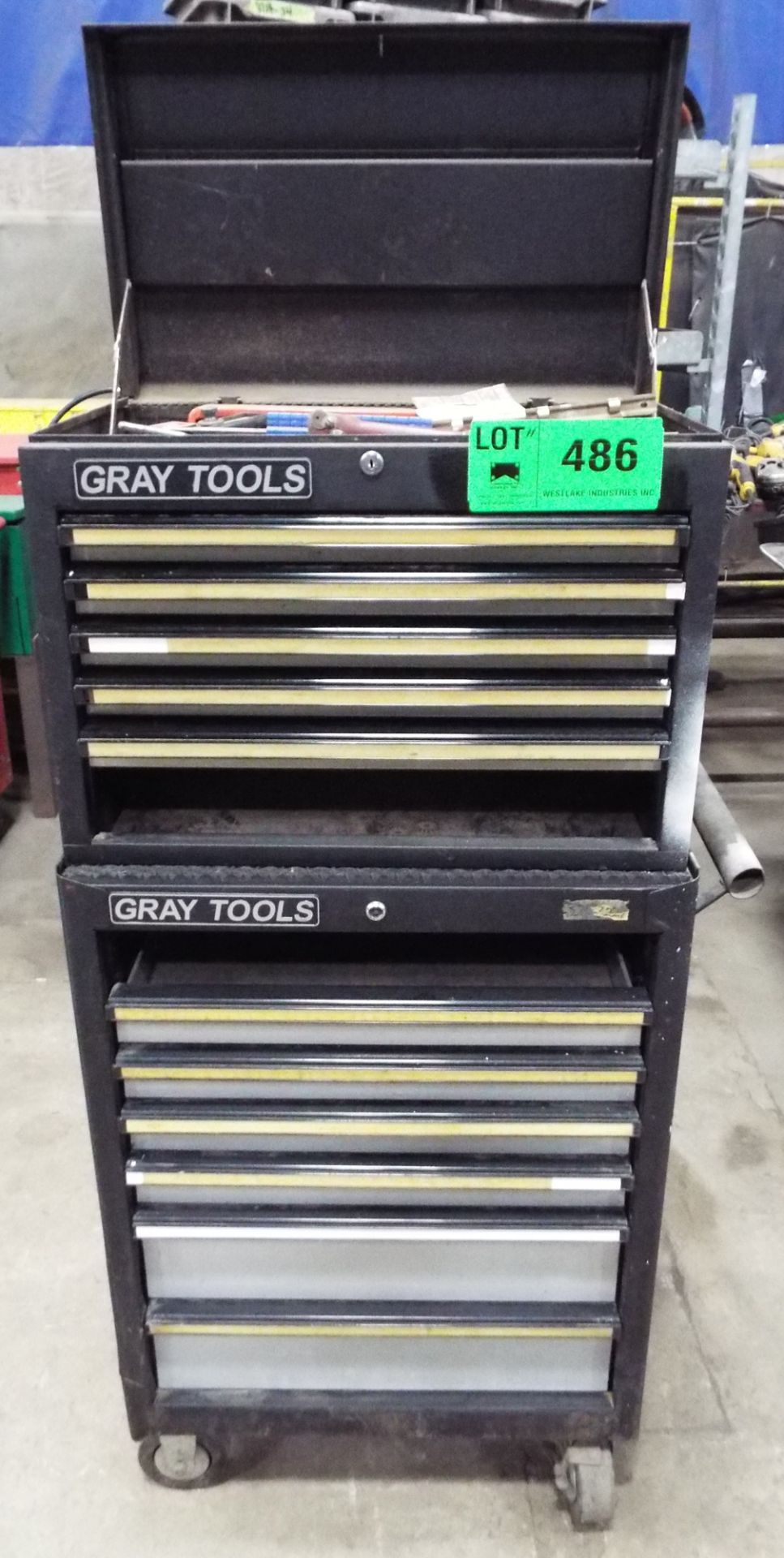 LOT/ GRAY TOOLS ROLLING TOOL CHEST WITH TOOLS