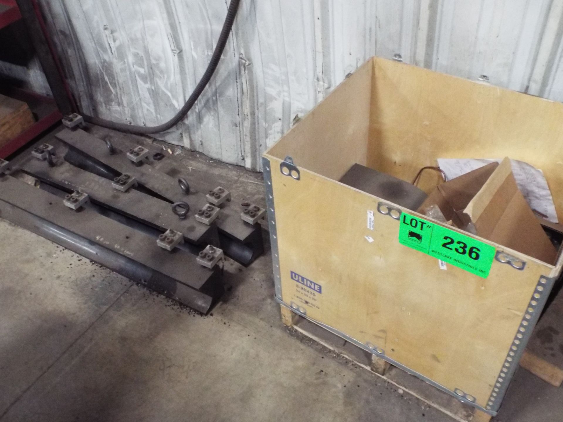 LOT/ CRATE WITH BENDING DIES AND TOOLING