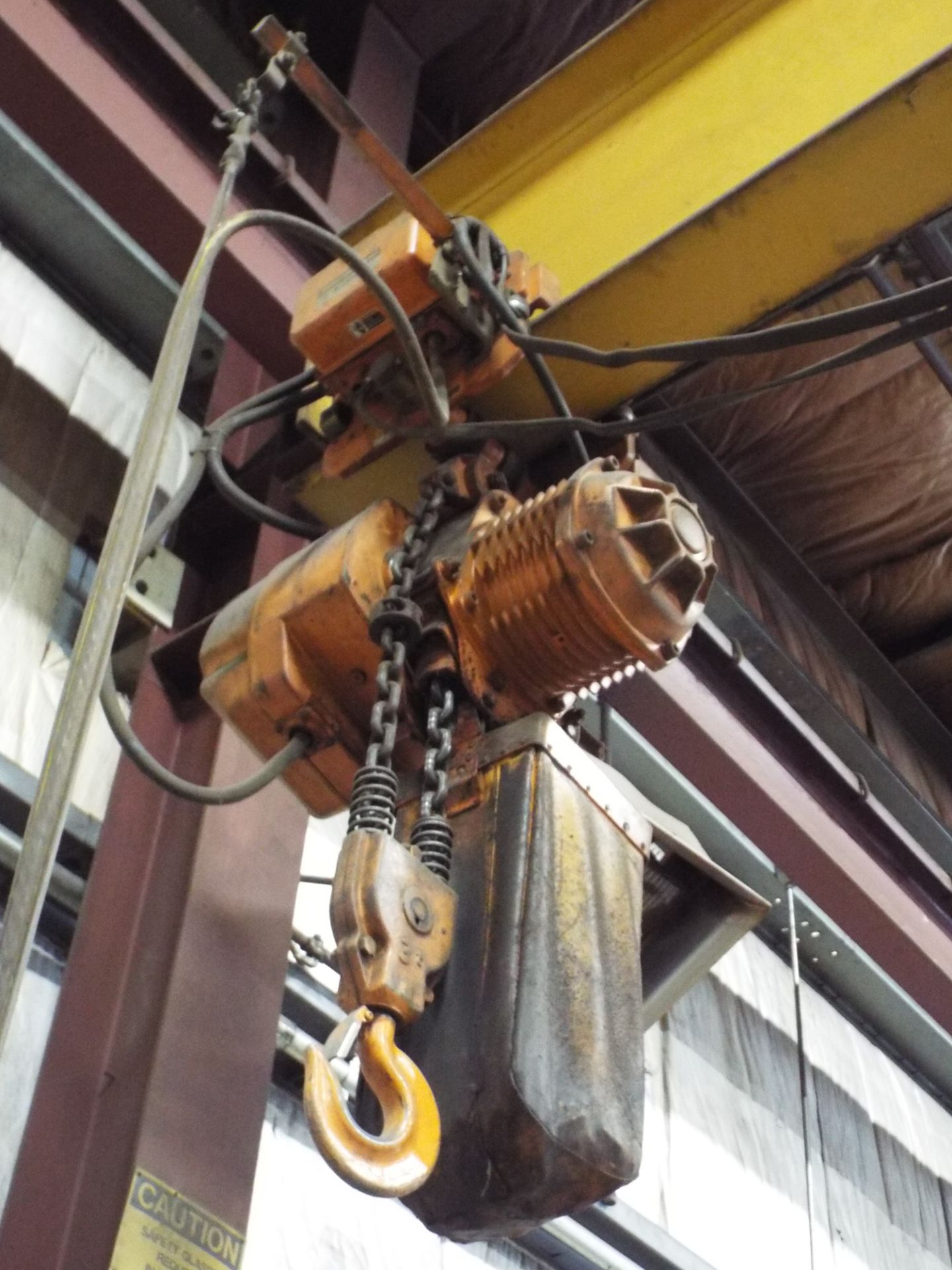 DAVID ROUND & SON 3 TON CAPACITY FREE STANDING JIB ARM WITH 3 TON ELECTRIC HOIST, 10' UNDER BEAM, - Image 2 of 3