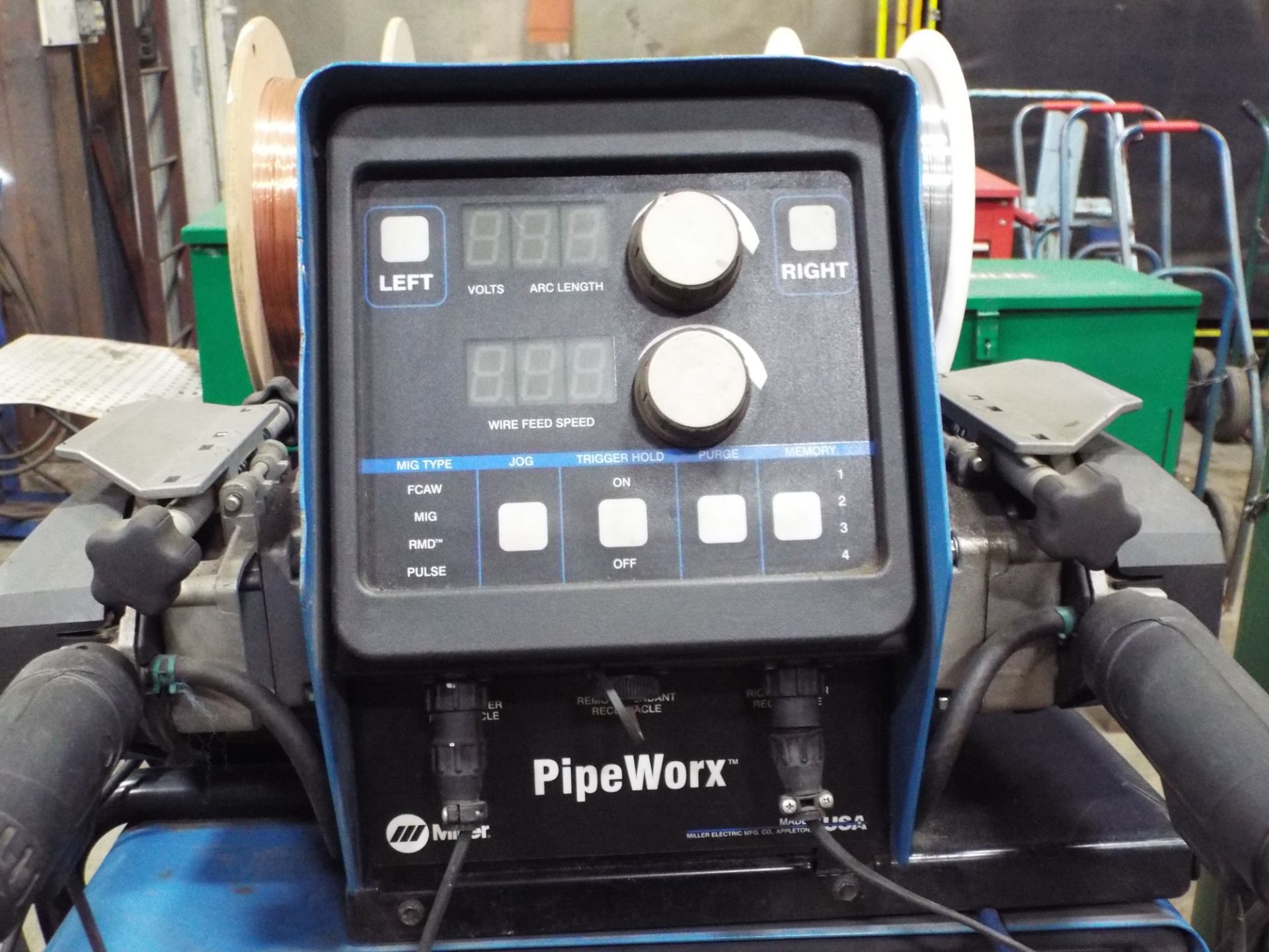 MILLER (2009) PIPEWORX 400 DIGITAL MIG WELDER WITH PIPEWORX DIGITAL TWIN REEL WIRE FEEDER, - Image 2 of 3