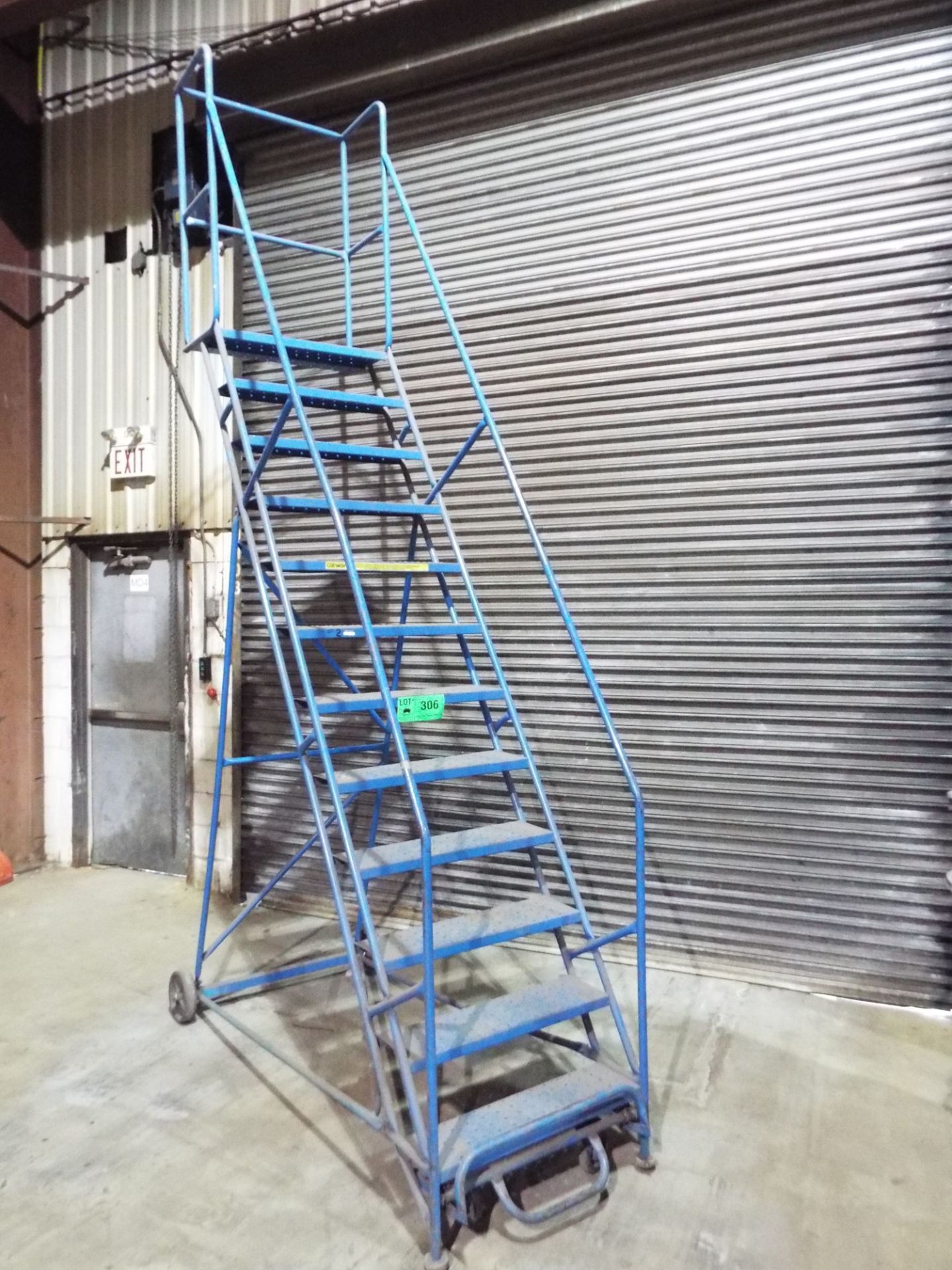 108" ROLLING SHOP LADDER