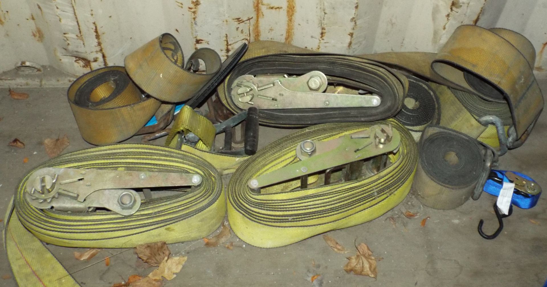 LOT/ CONTENTS OF SEA CONTAINER - LIFTING SLINGS, TIE DOWN RATCHET STRAPS, JOB BOX WITH TOOLS AND - Image 3 of 4