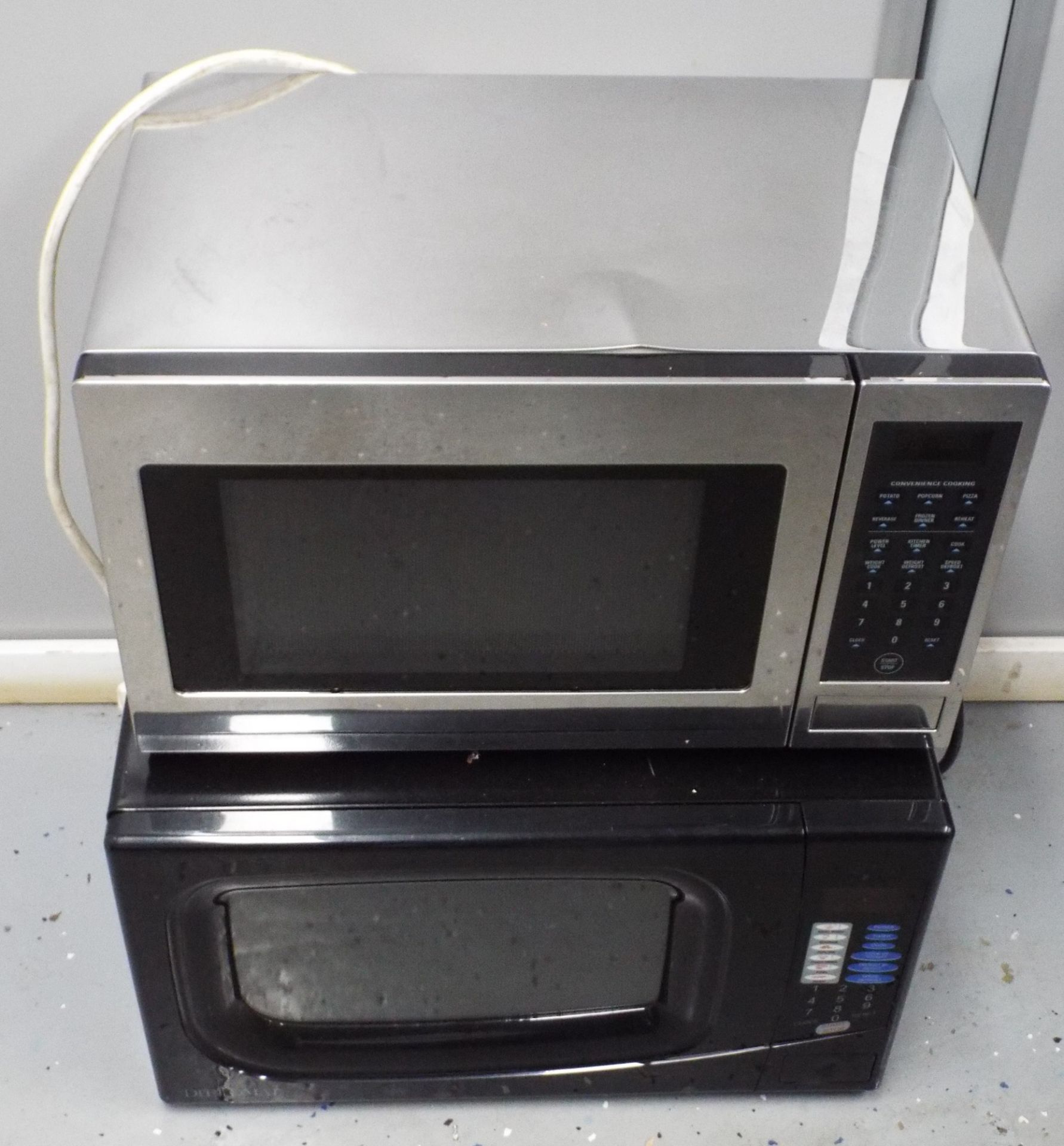 LOT/ LUNCH ROOM APPLIANCES - MAYTAG REFRIGERATOR, (3) MICROWAVES, (2) TOASTERS, (3) ELECTRIC - Image 2 of 3