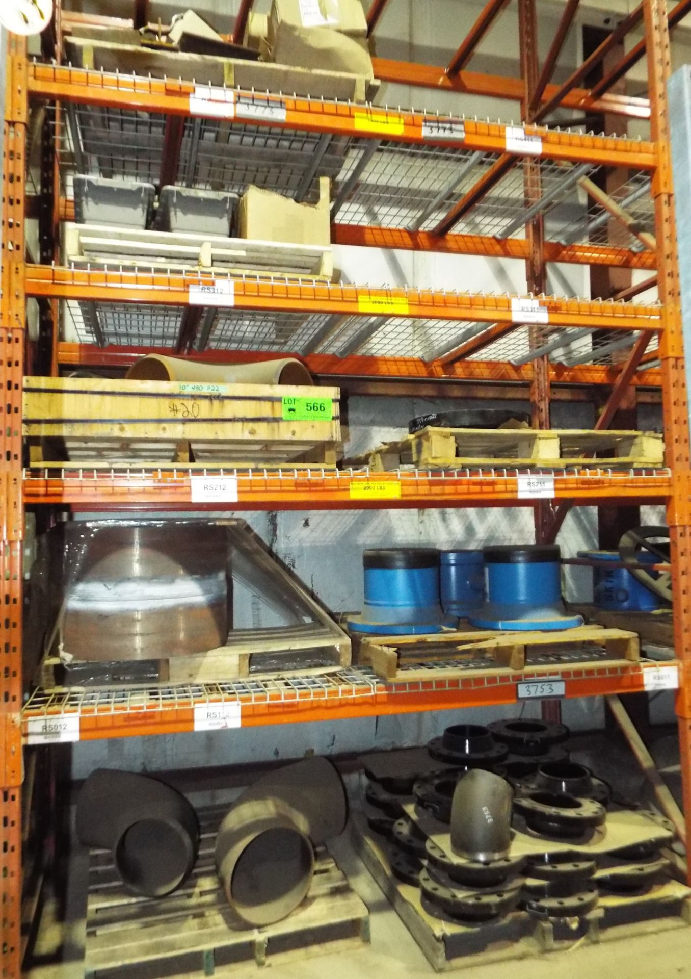 LOT/ CONTENTS OF RACK INCLUDING PIPES AND PIPE FITTING HARDWARE