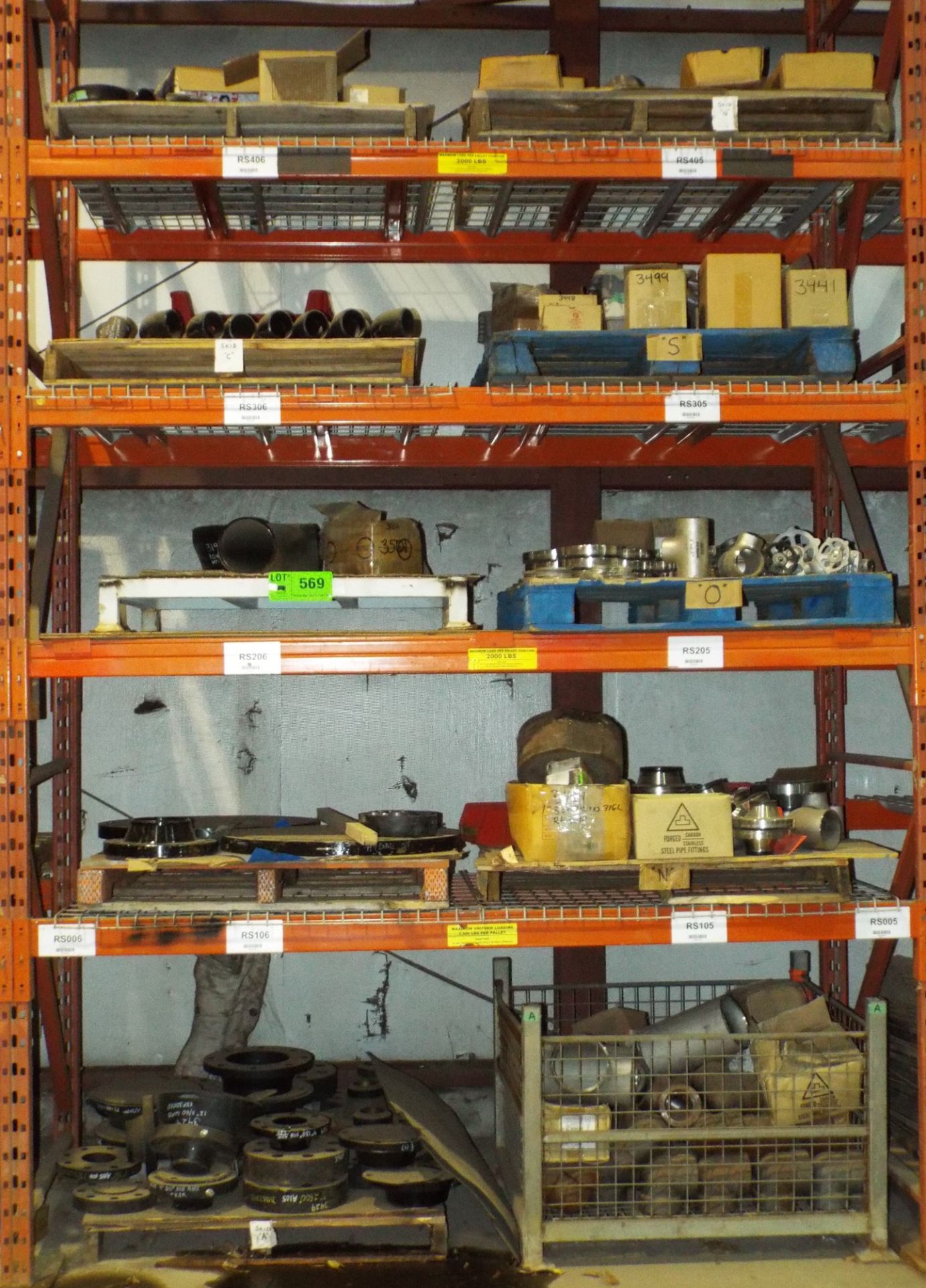 LOT/ CONTENTS OF RACK INCLUDING PIPES AND PIPE FITTING HARDWARE