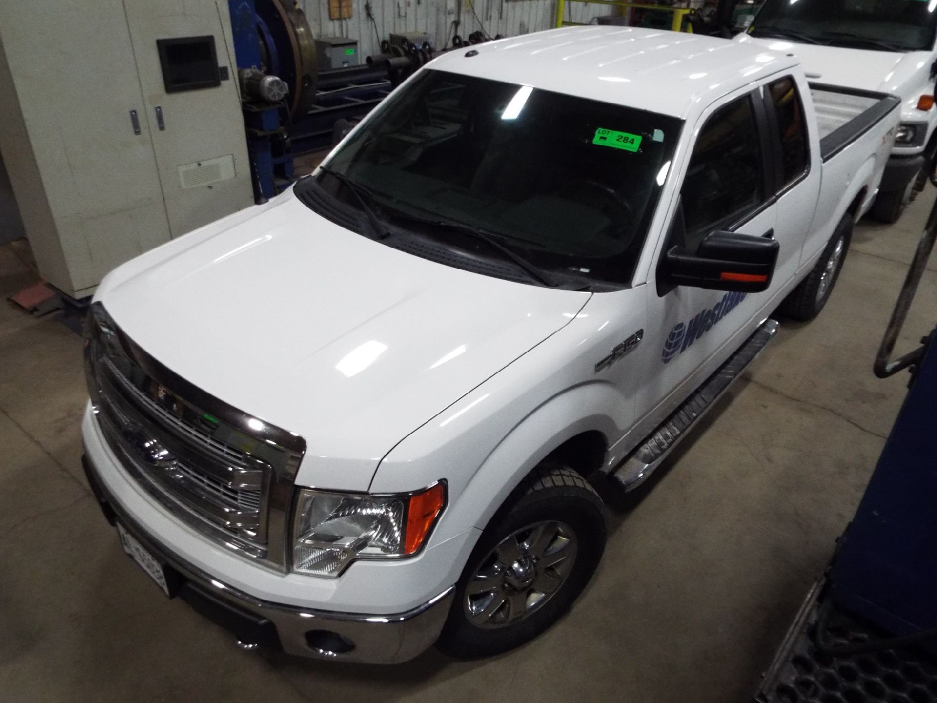 FORD (2014) F150 XLT PICKUP TRUCK WITH 5.0L 8 CYLINDER ENGINE, AUTOMATIC TRANSMISSION, 4X4, A/C, - Image 2 of 10