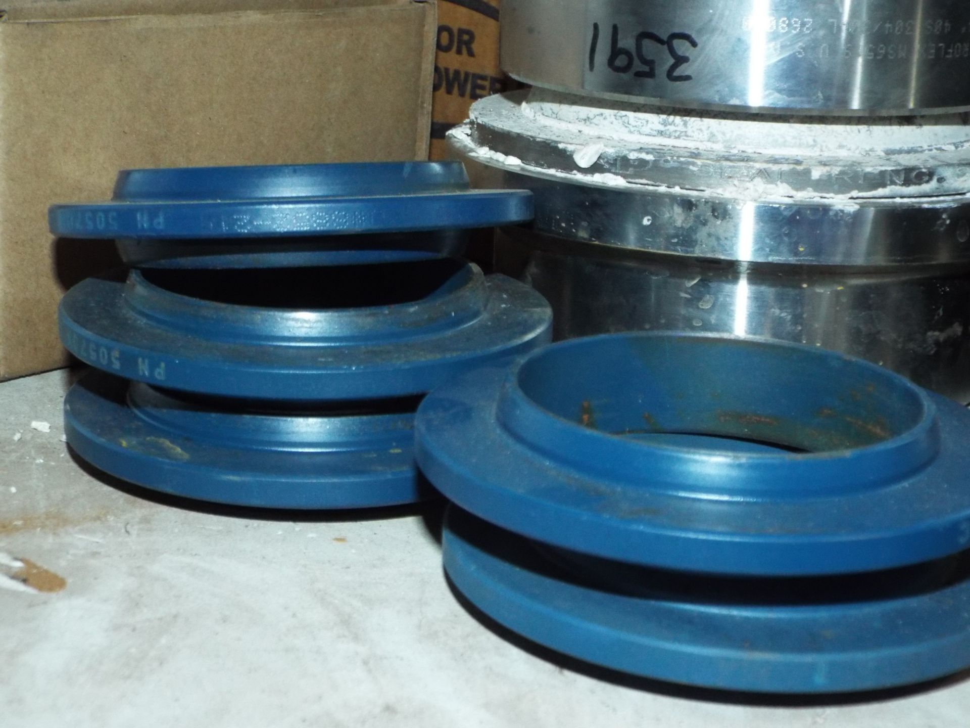LOT/ GRAYLOC SEAL RINGS WITH MICROFLEX HUBS - Image 2 of 2