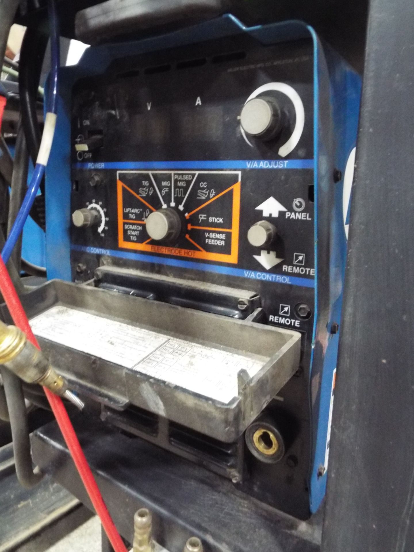 MILLER (2006) XMT 304 CC/CV MIG WELDER WITH MILLER 70 SERIES 24V TWIN REEL WIRE FEEDER, MILLER - Image 3 of 4