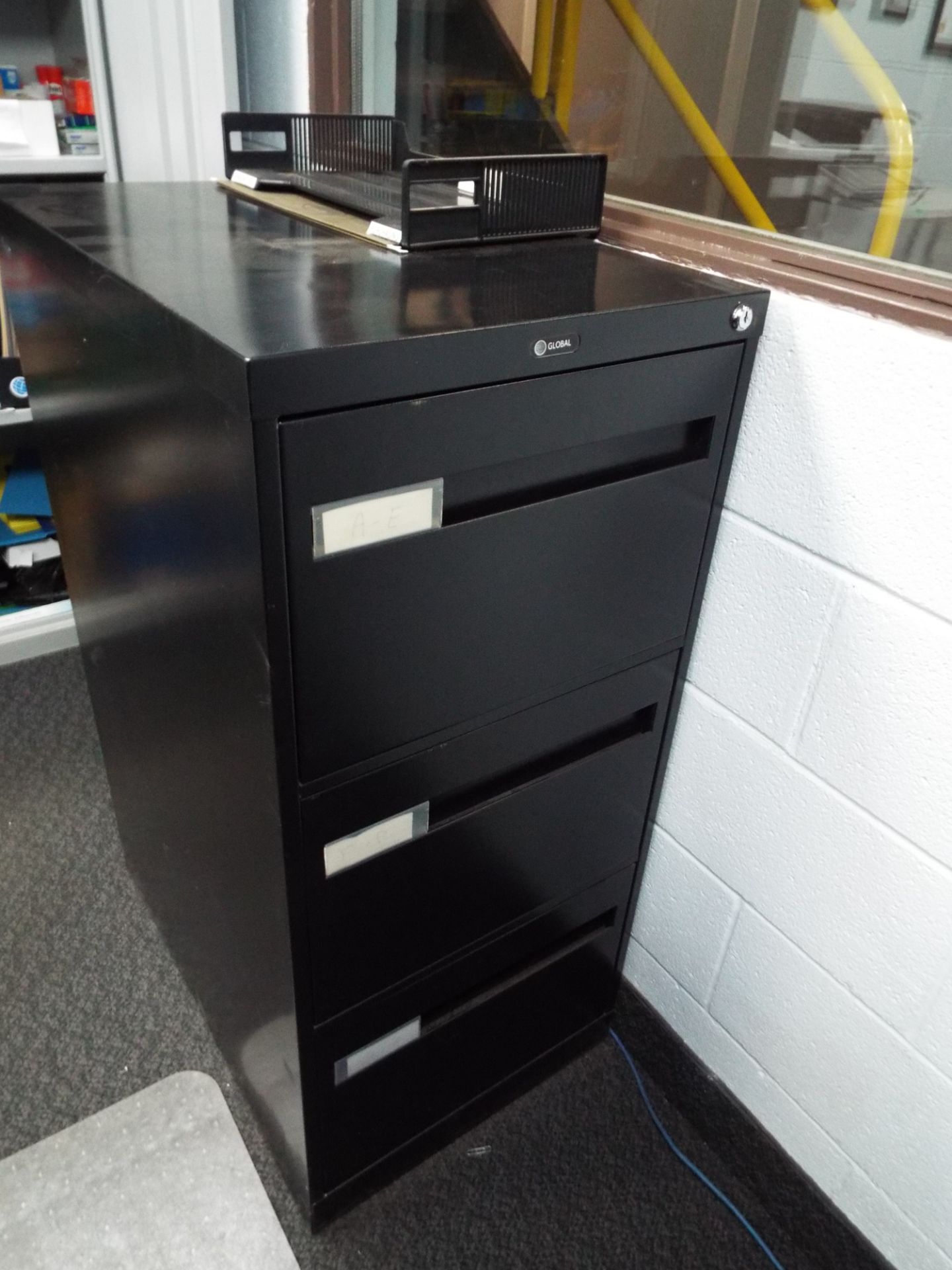 LOT/ RECEPTION DESK WITH OFFICE CHAIR, BOOKSHELF, 3 DRAWER FILE CABINET AND (2) CHAIRS - Image 3 of 4