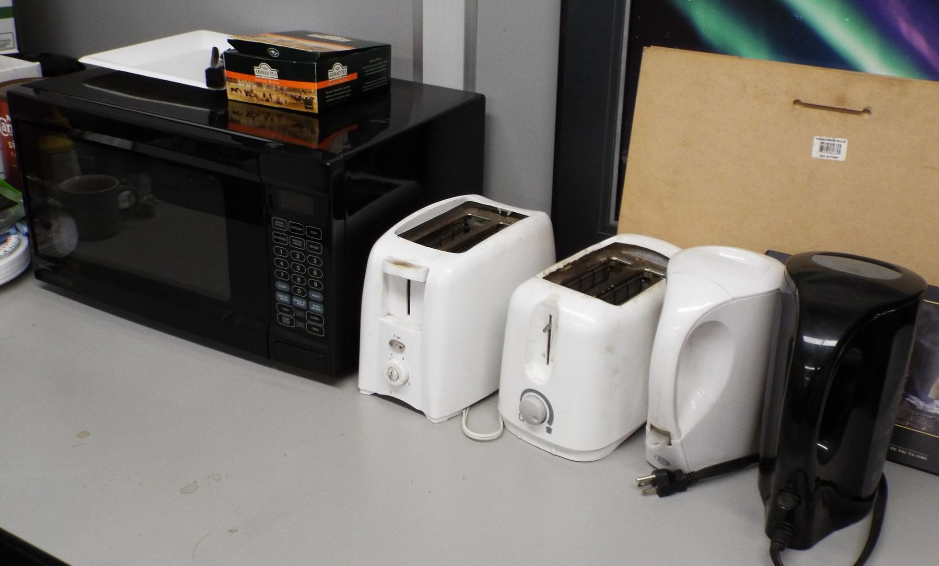 LOT/ LUNCH ROOM APPLIANCES - MAYTAG REFRIGERATOR, (3) MICROWAVES, (2) TOASTERS, (3) ELECTRIC - Image 3 of 3