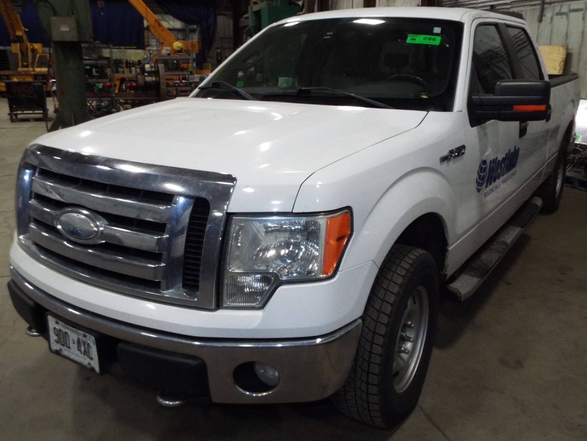 FORD (2009) F150 4 DOOR PICKUP TRUCK WITH 4.6L 8 CYLINDER ENGINE, AUTOMATIC TRANSMISSION, 4X4, A/ - Image 2 of 11