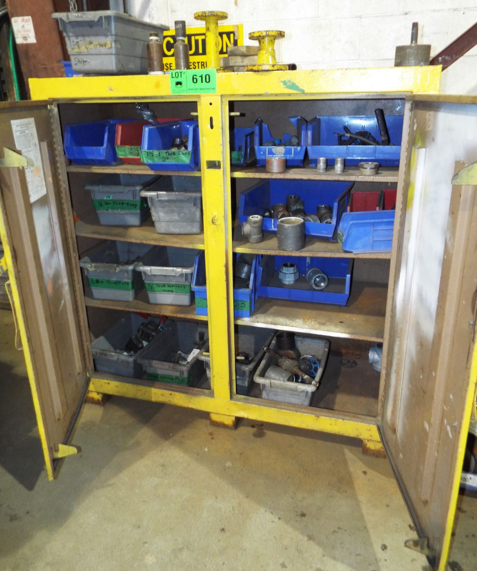 LOT/ HEAVY DUTY SHOP CABINET WITH CONTENTS - PIPE FITTINGS AND HARDWARE