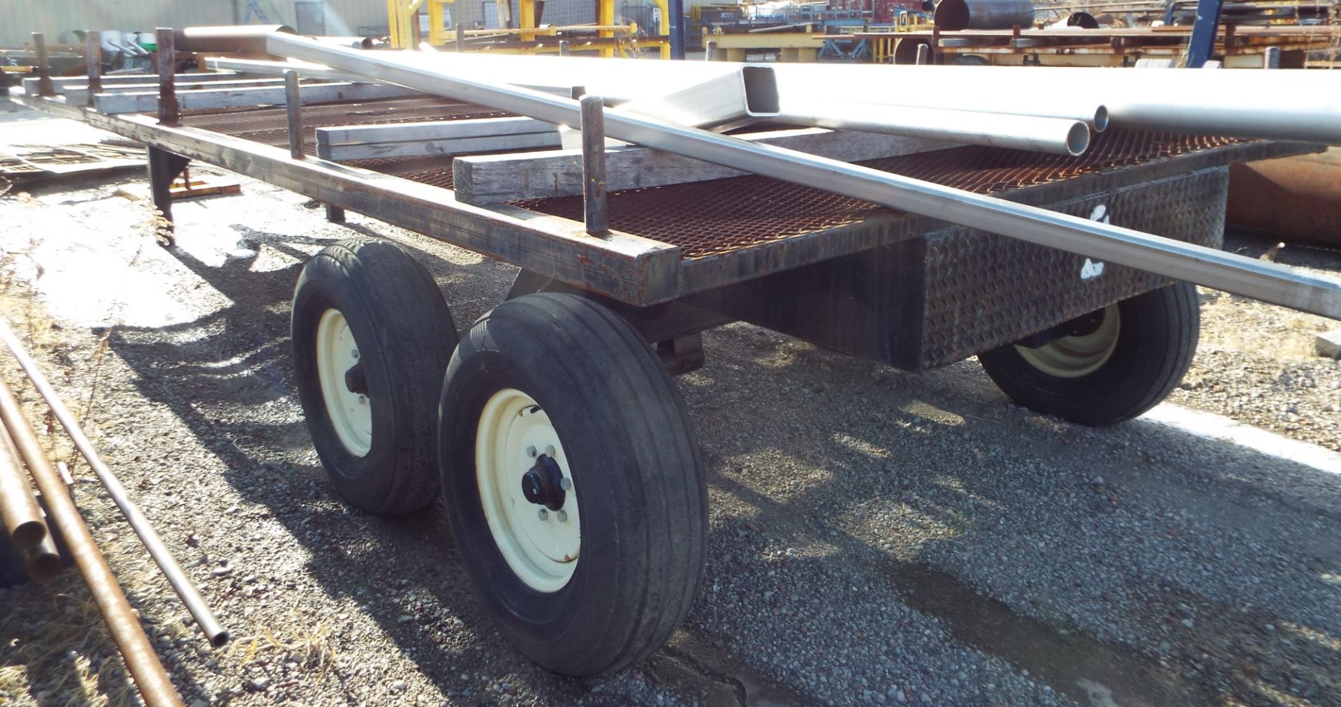 8'X16' TANDEM AXLE FLATBED YARD TRAILER (NO CONTENTS) (NOT REGISTERED, NOT ROAD WORTHY) (DELAYED - Image 2 of 2