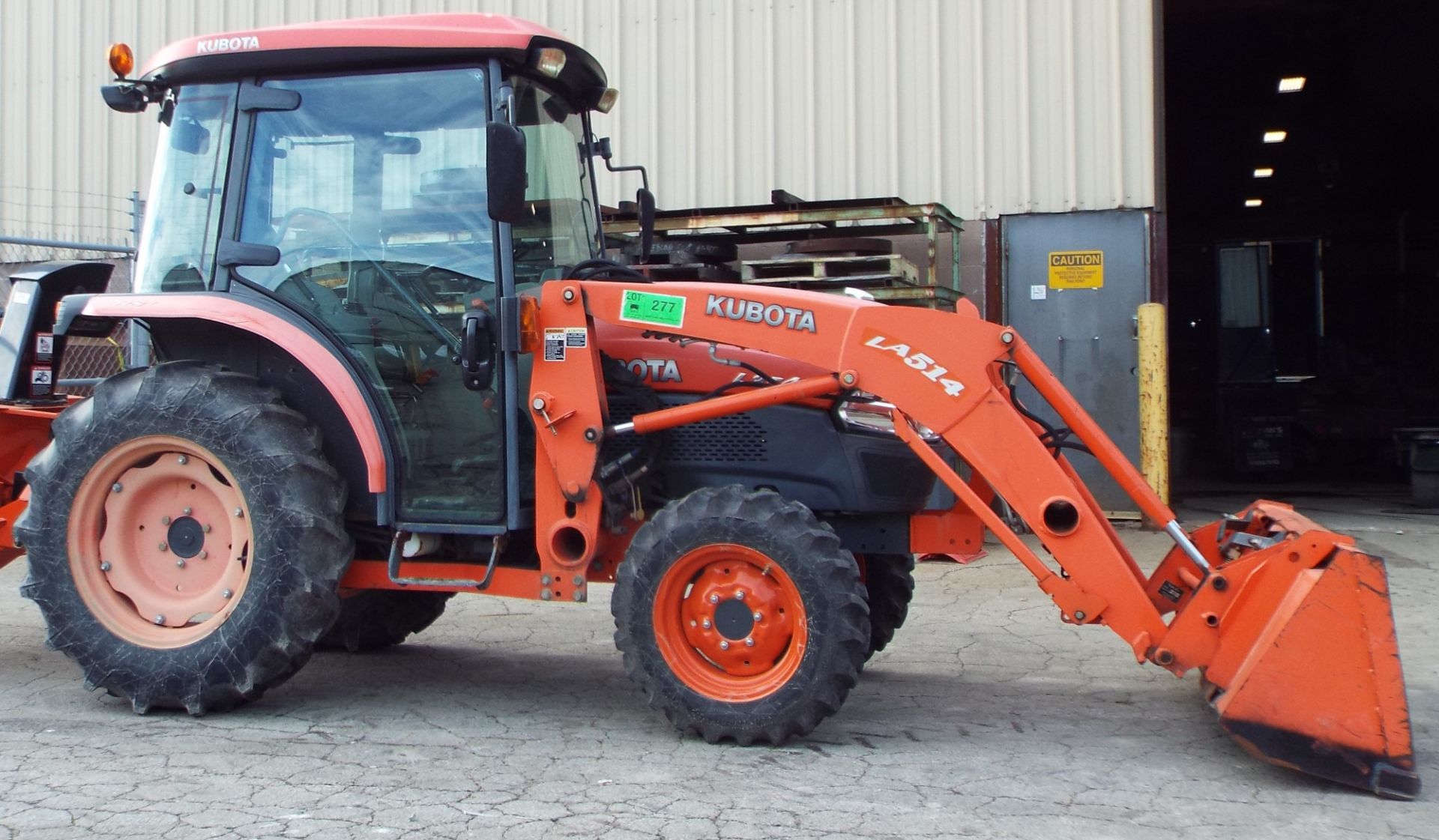 KUBOTA L3540 COMPACT UTILITY TRACTOR WITH KUBOTA 1.8L 3 CYLINDER DIESEL ENGINE, HST PLUS HYDROSTATIC - Image 2 of 11