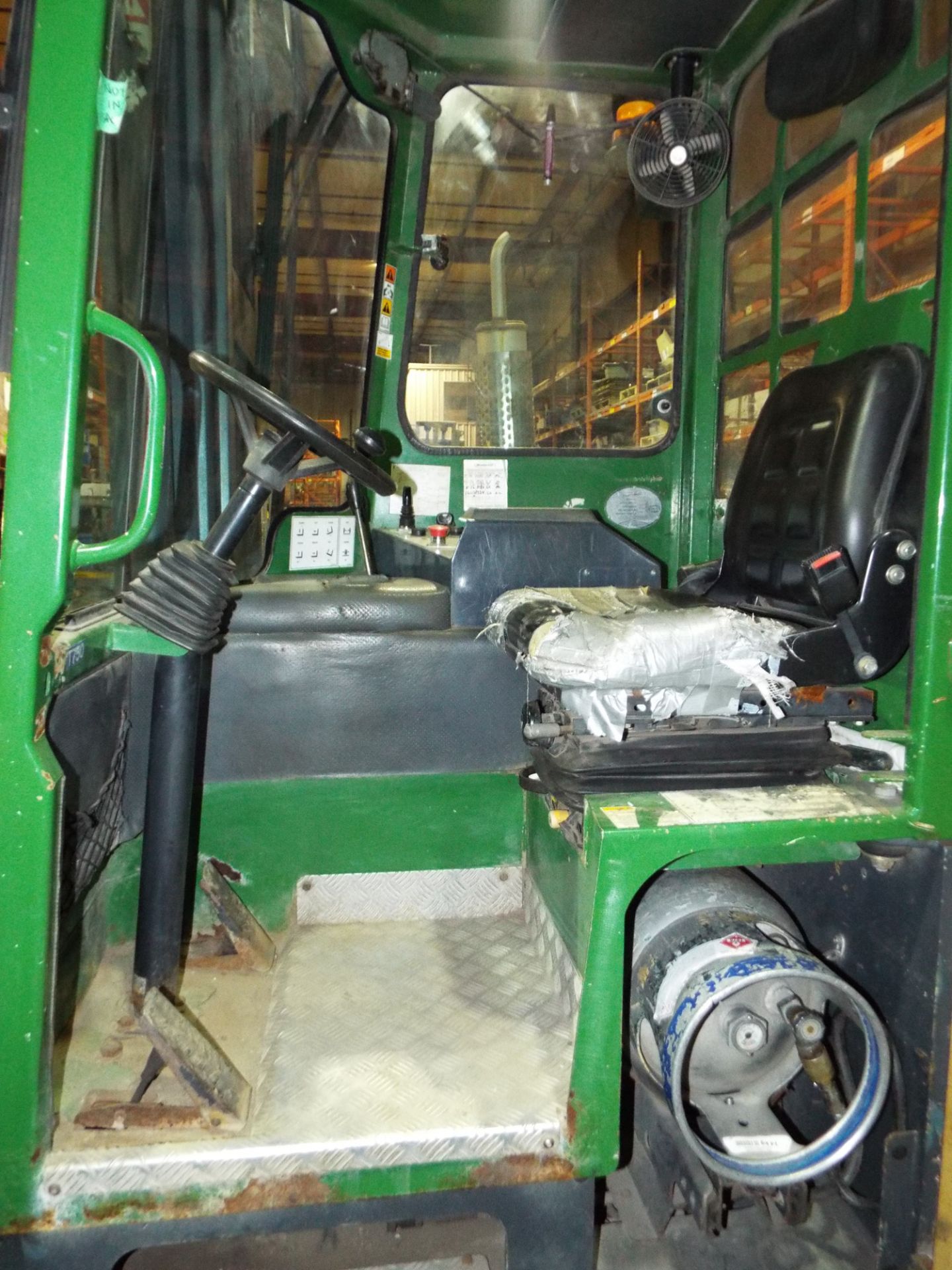 COMBI-LIFT (2006) CL22100LC48 LPG SIDE LOADER FORKLIFT WITH 10,000 LB. CAPACITY, 168" VERTICAL LIFT, - Image 6 of 9