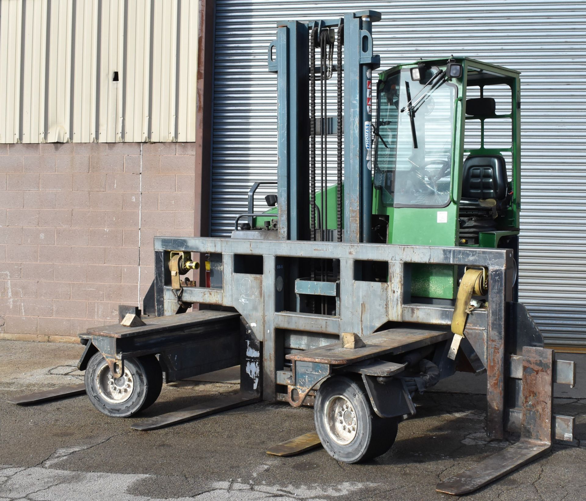 COMBILIFT (2006) CL22100LC48 LPG SIDE LOADER FORKLIFT WITH 10,000 LB. CAPACITY, 168" VERTICAL LIFT,