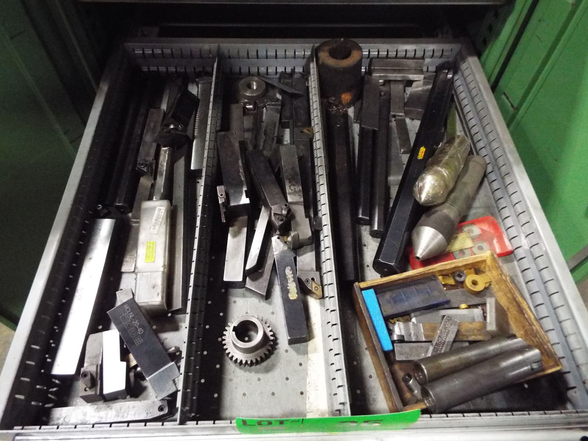 LOT/ HWACHEON TOOLING INCLUDING BORING BARS, CARBIDE INSERTS, CENTERS, DRILL CHUCKS, AND CHUCK JAWS - Image 5 of 6