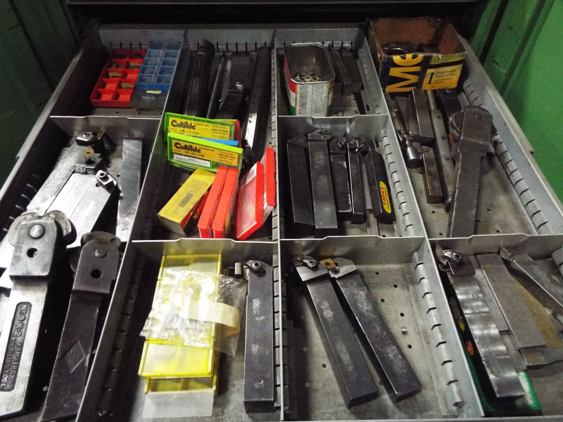 LOT/ HWACHEON TOOLING INCLUDING BORING BARS, CARBIDE INSERTS, CENTERS, DRILL CHUCKS, AND CHUCK JAWS - Image 4 of 6