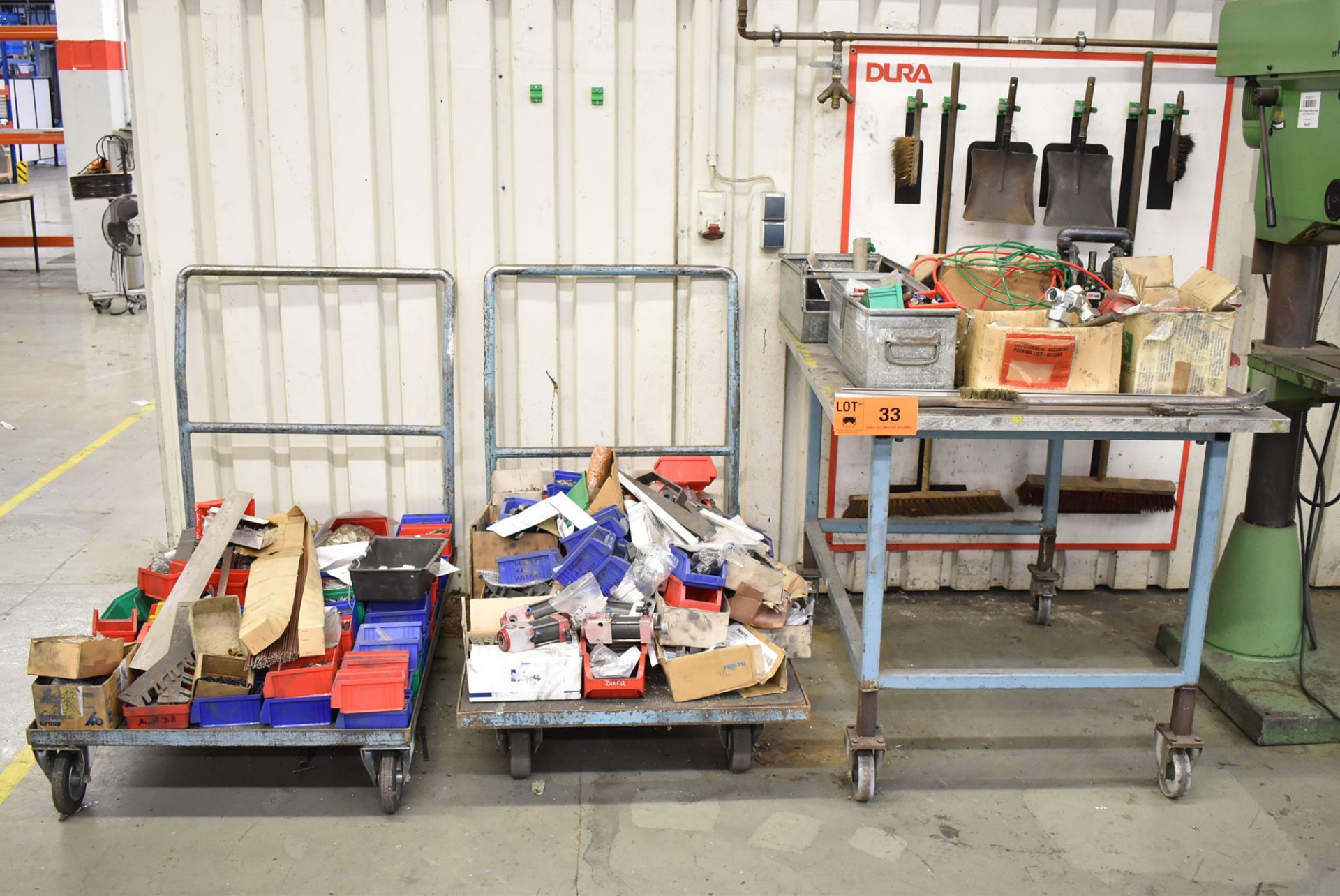 LOT/ CARTS WITH PARTS AND COMPONENTS (BAU 9) [Removal Fee = € 33 + applicable VAT - Gerritsen