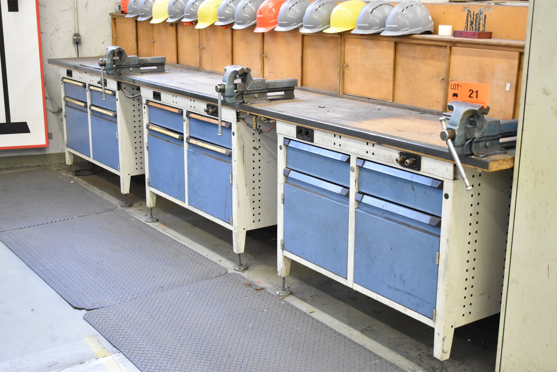 LOT/ (3) KIND WOOD TOP WORK BENCHES WITH 140MM VISES, POWER AND AIR OUTLETS (BAU 9) [Removal Fee = €