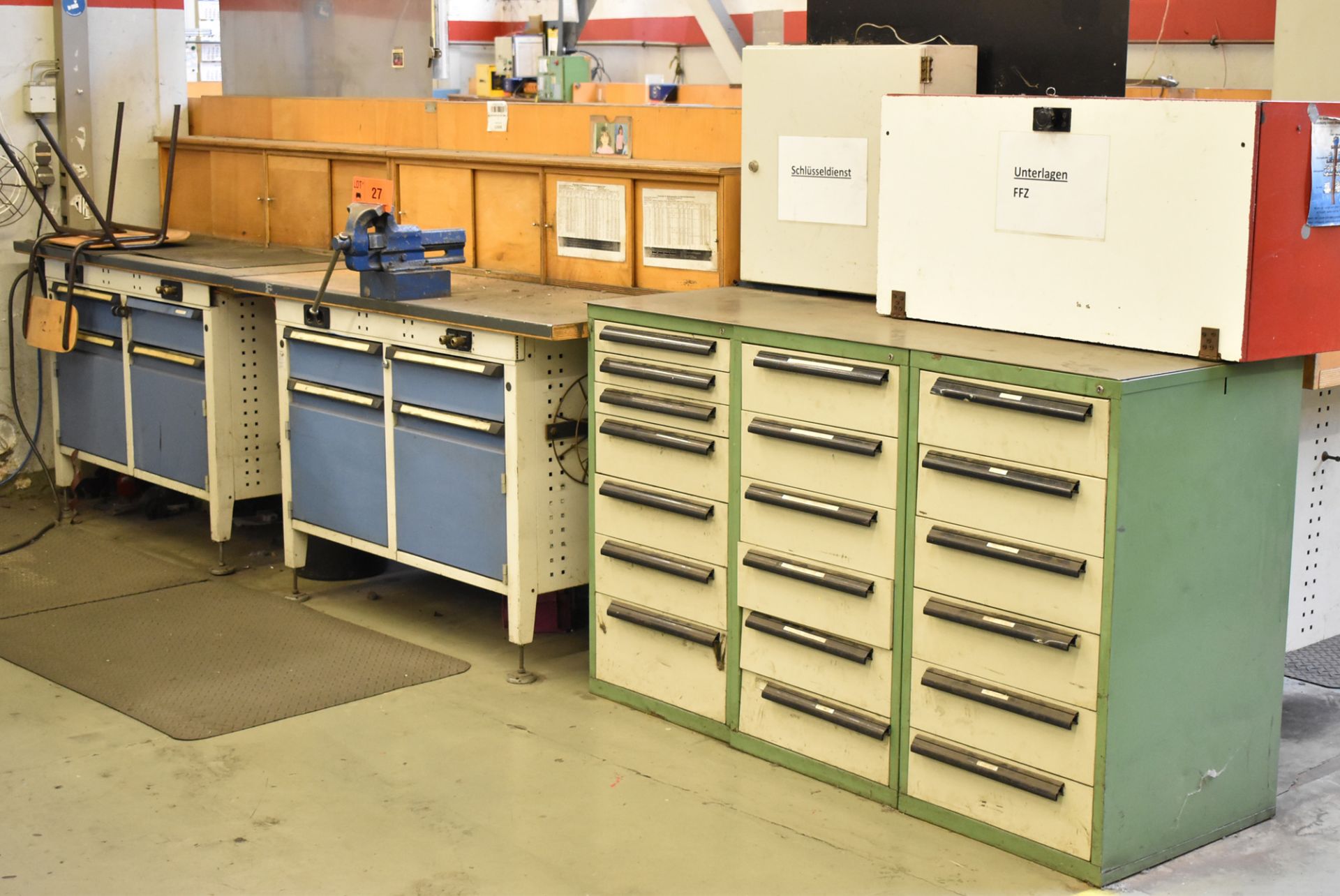 LOT/ (2) KIND WOOD TOP WORK BENCHES WITH (1) 140MM VISE, POWER AND AIR OUTLETS AND (3) TOOL CABINETS